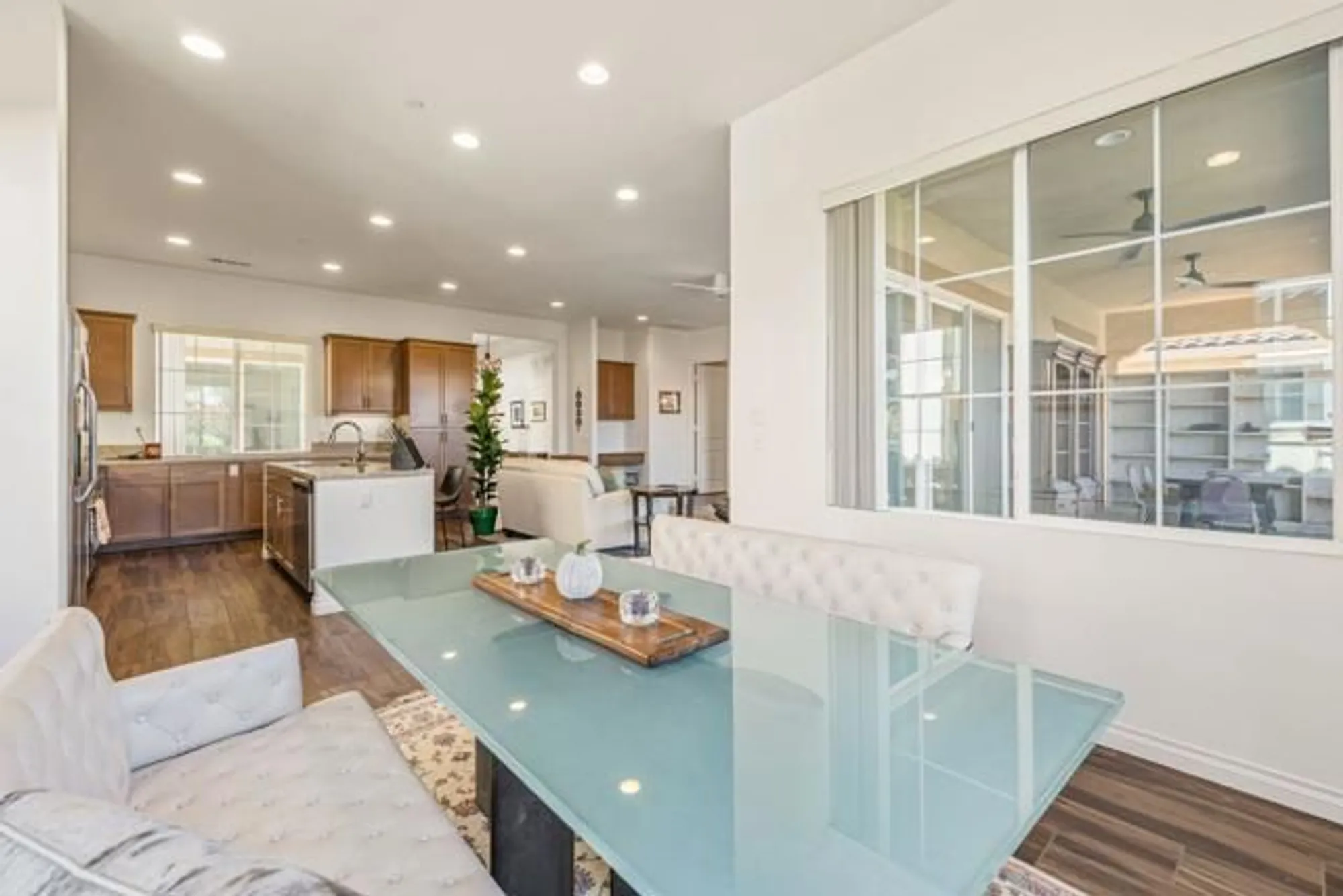 Property Slideshow image 11 of 55 | 3923 via amalfi, Palm Desert, CA, 92260