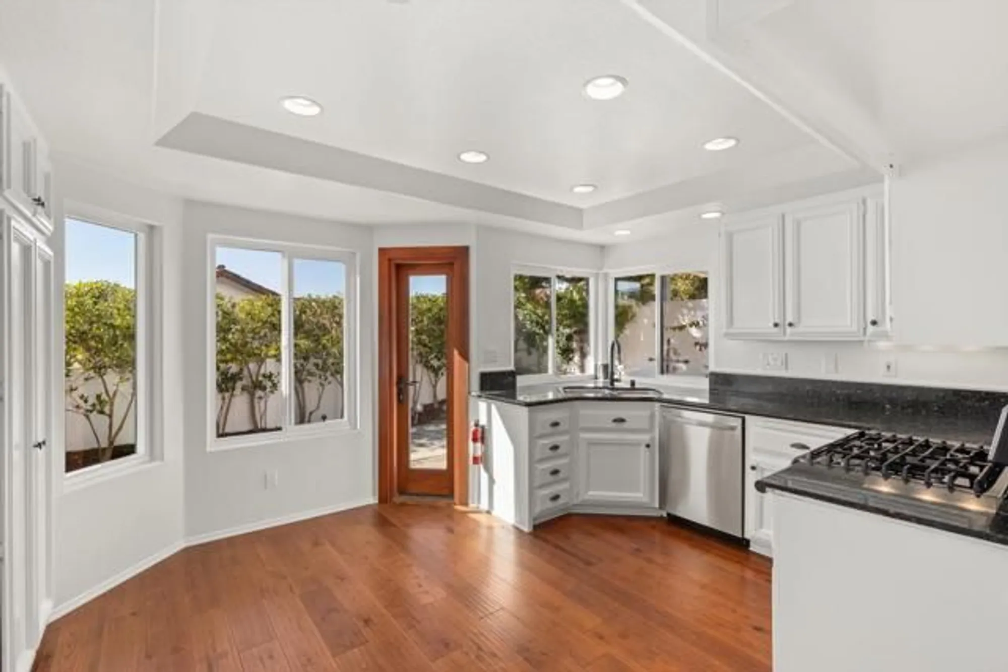 Property Slideshow image 17 of 37 | 4815 galicia way, Oceanside, CA, 92056