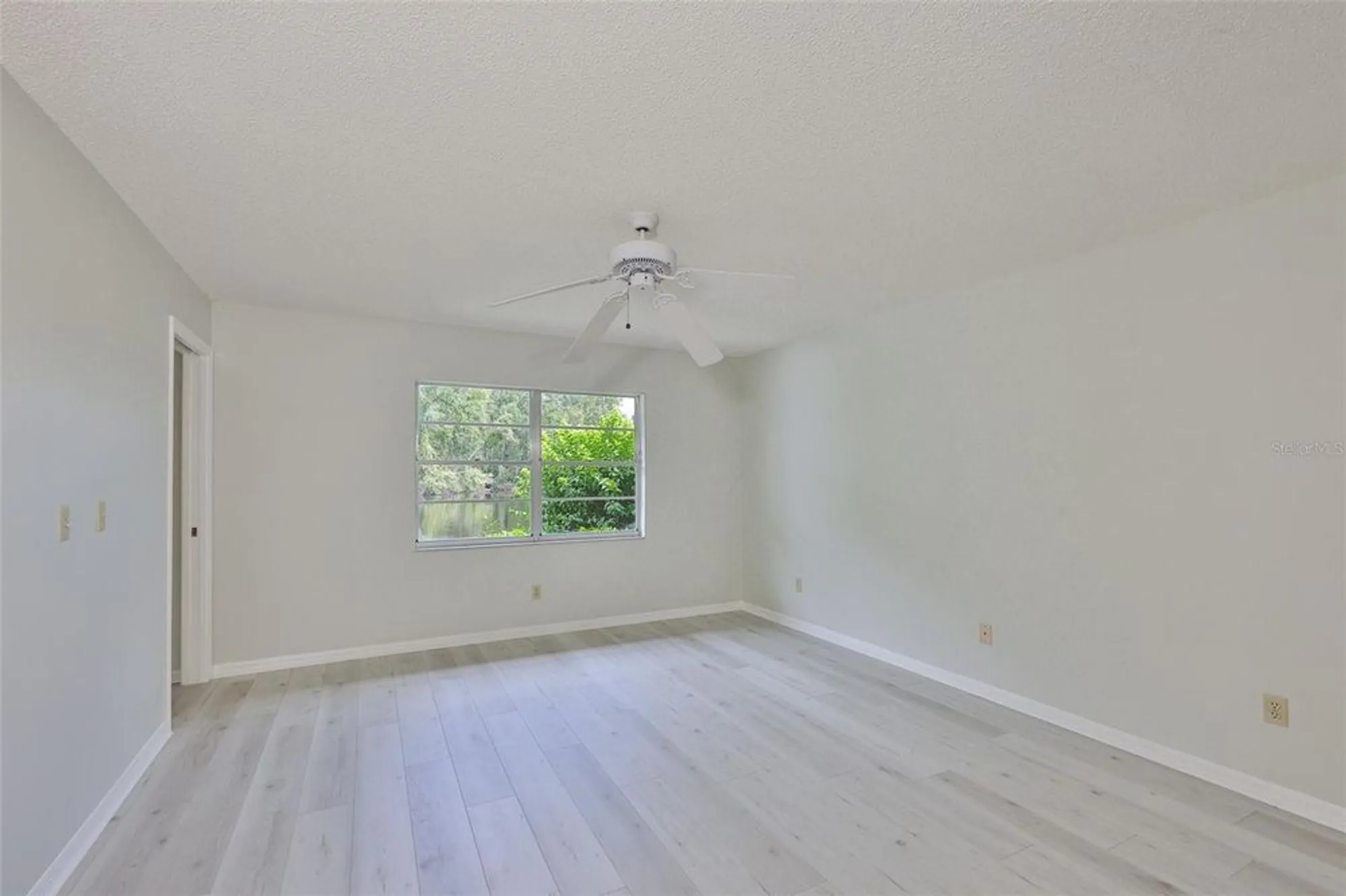 Property Slideshow image 21 of 45 | 2026 hawkhurst cir, Sun City Center, FL, 33573