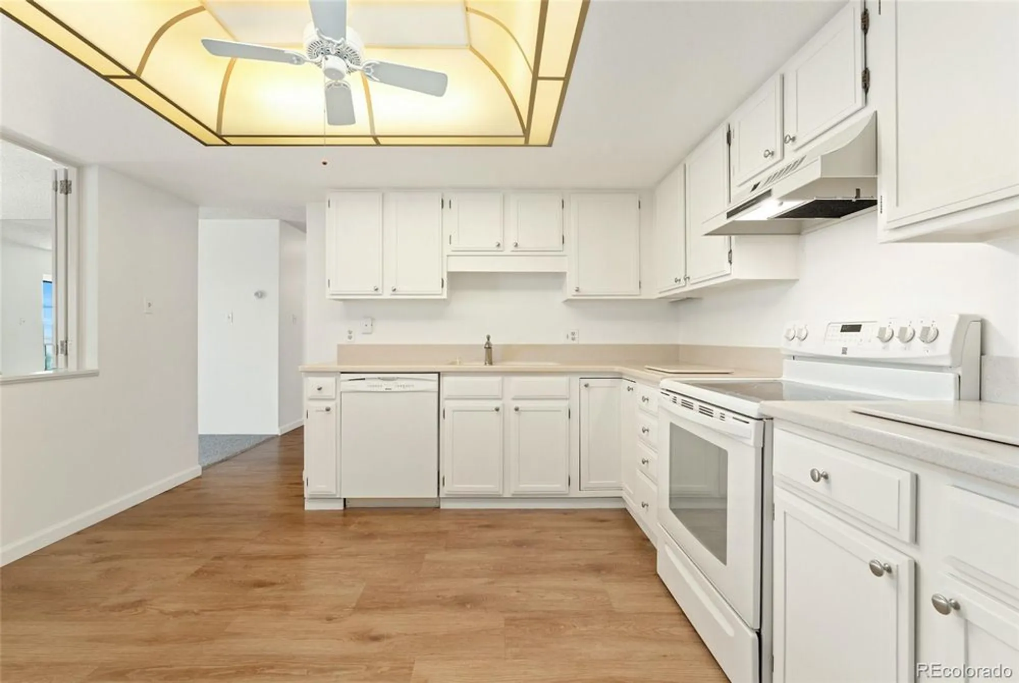 Property Slideshow image 12 of 43 | 13890 e marina dr 606, Aurora, CO, 80014