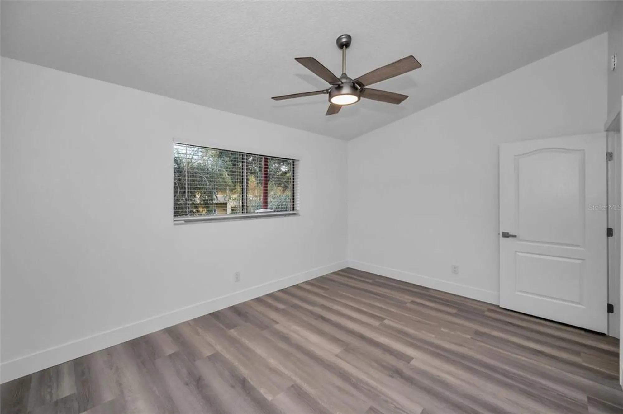Property Slideshow image 20 of 38 | 2292 austrian ln 34, Clearwater, FL, 33763