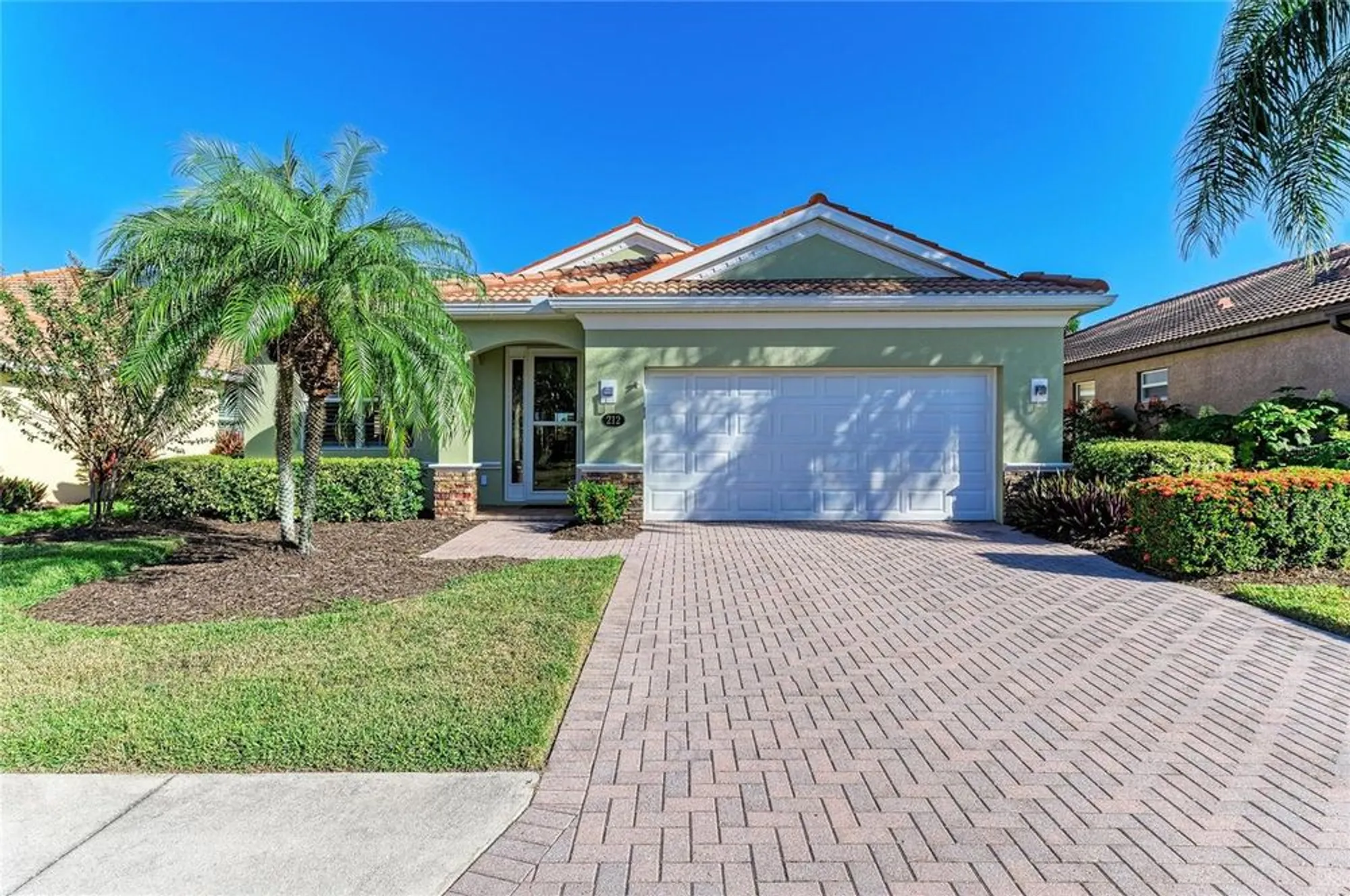 Property Slideshow image 7 of 52 | 212 river enclave ct, Bradenton, FL, 34212