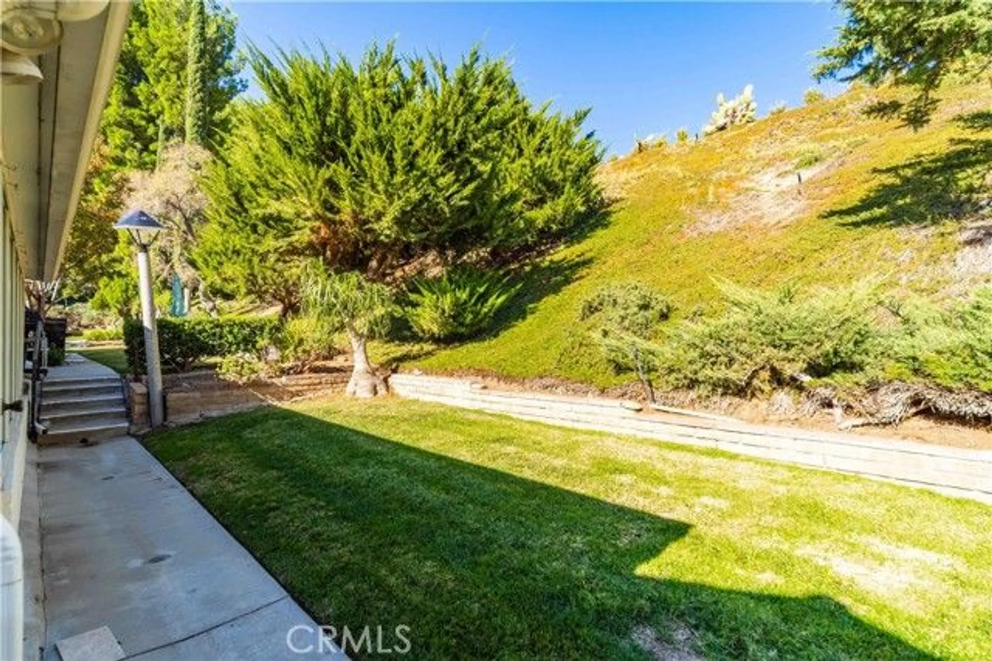 Property Slideshow image 24 of 30 | 19427 oak crossing rd, Newhall, CA, 91321