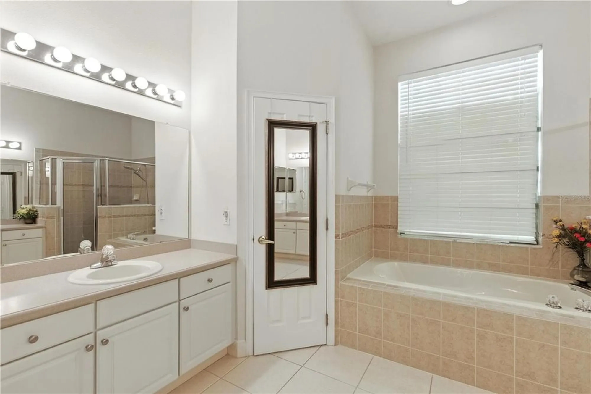 Property Slideshow image 14 of 57 | 457 golf vista cir, Davenport, FL, 33837