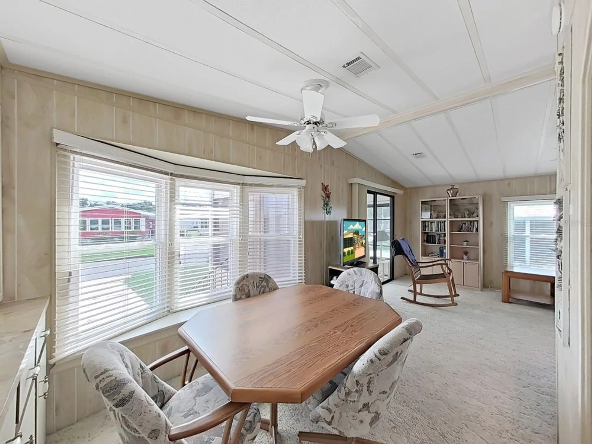 Property Slideshow image 13 of 45 | 4909 foxwood lake dr, Lakeland, FL, 33810