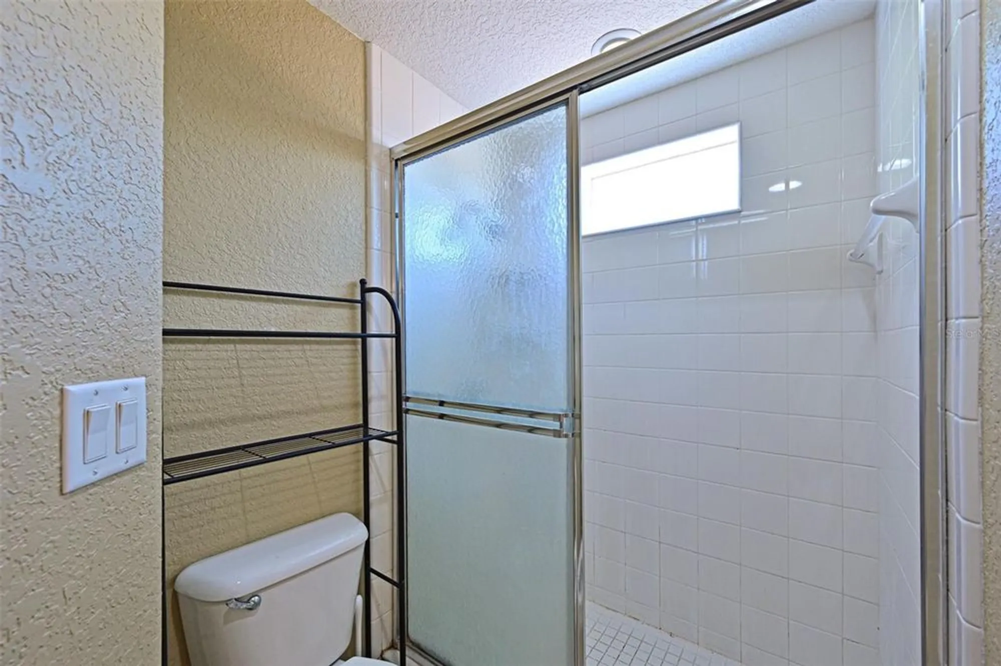 Property Slideshow image 11 of 28 | 6335 bay cedar ln, Bradenton, FL, 34203