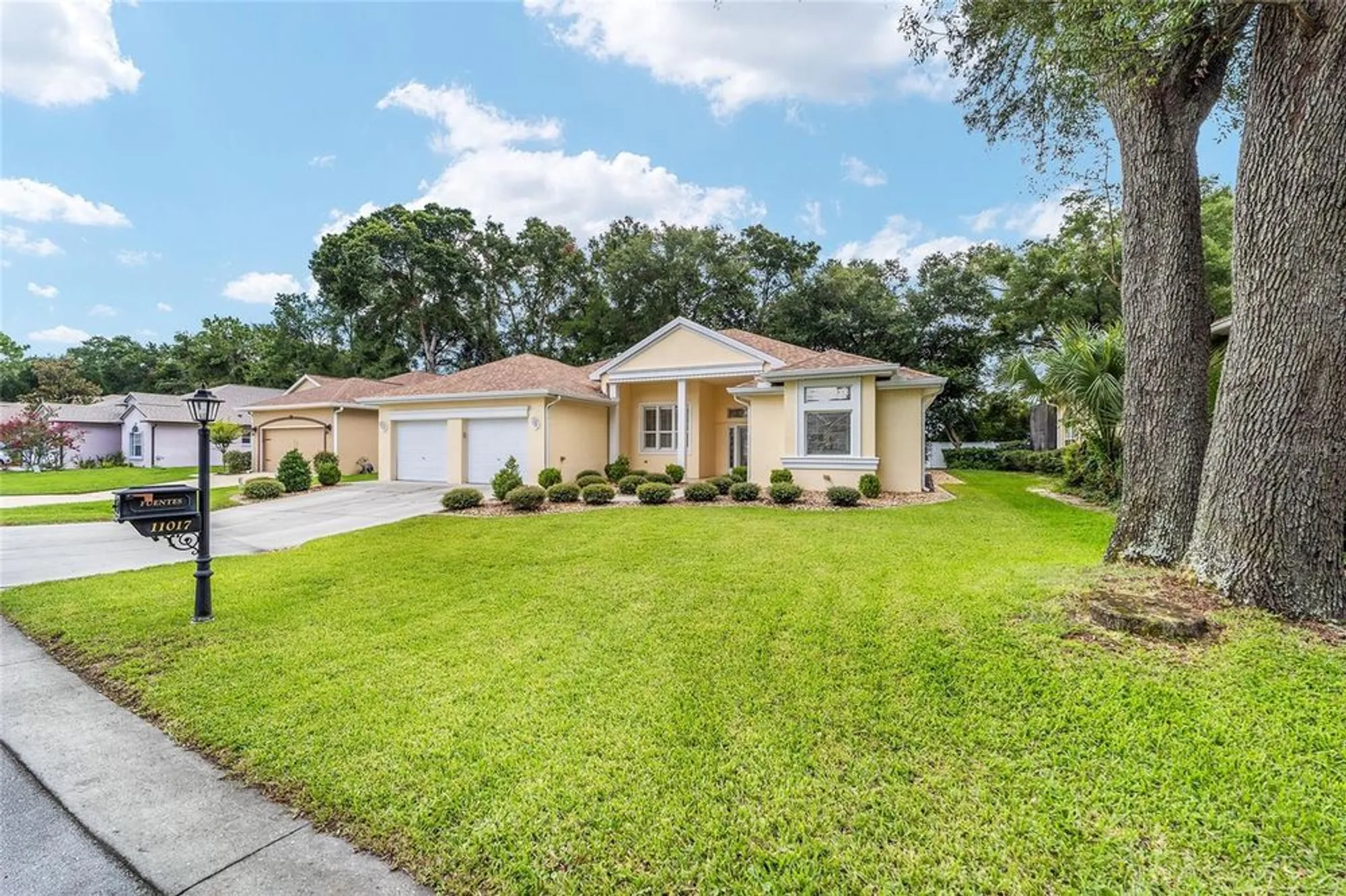 Property Slideshow image 2 of 49 | 11017 sw 71st cir, Ocala, FL, 34476