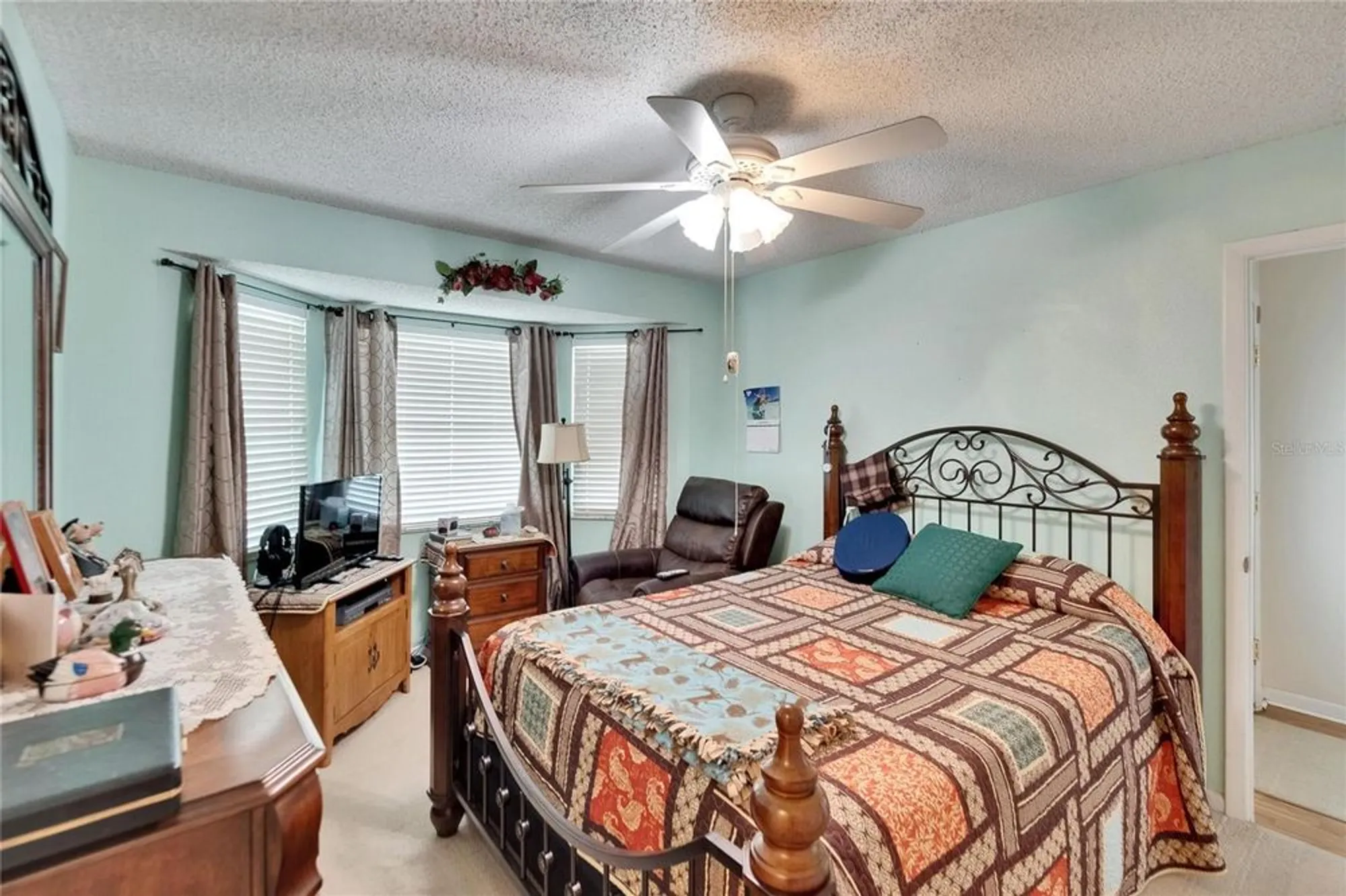 Property Slideshow image 9 of 94 | 3154 prairie dunes cir, Lakeland, FL, 33810