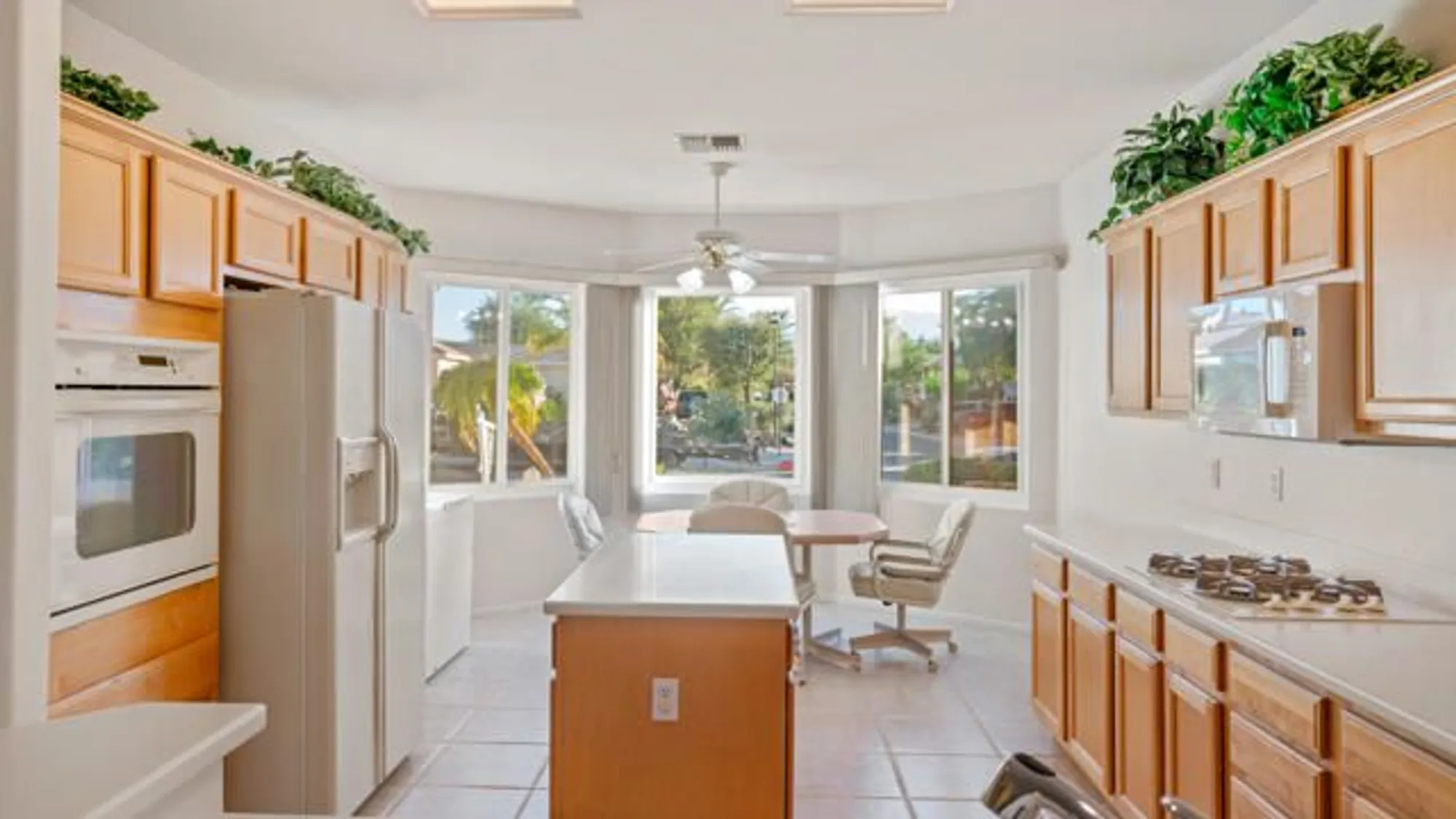 Property Slideshow image 10 of 29 | 78214 grape arbor ave, Palm Desert, CA, 92211