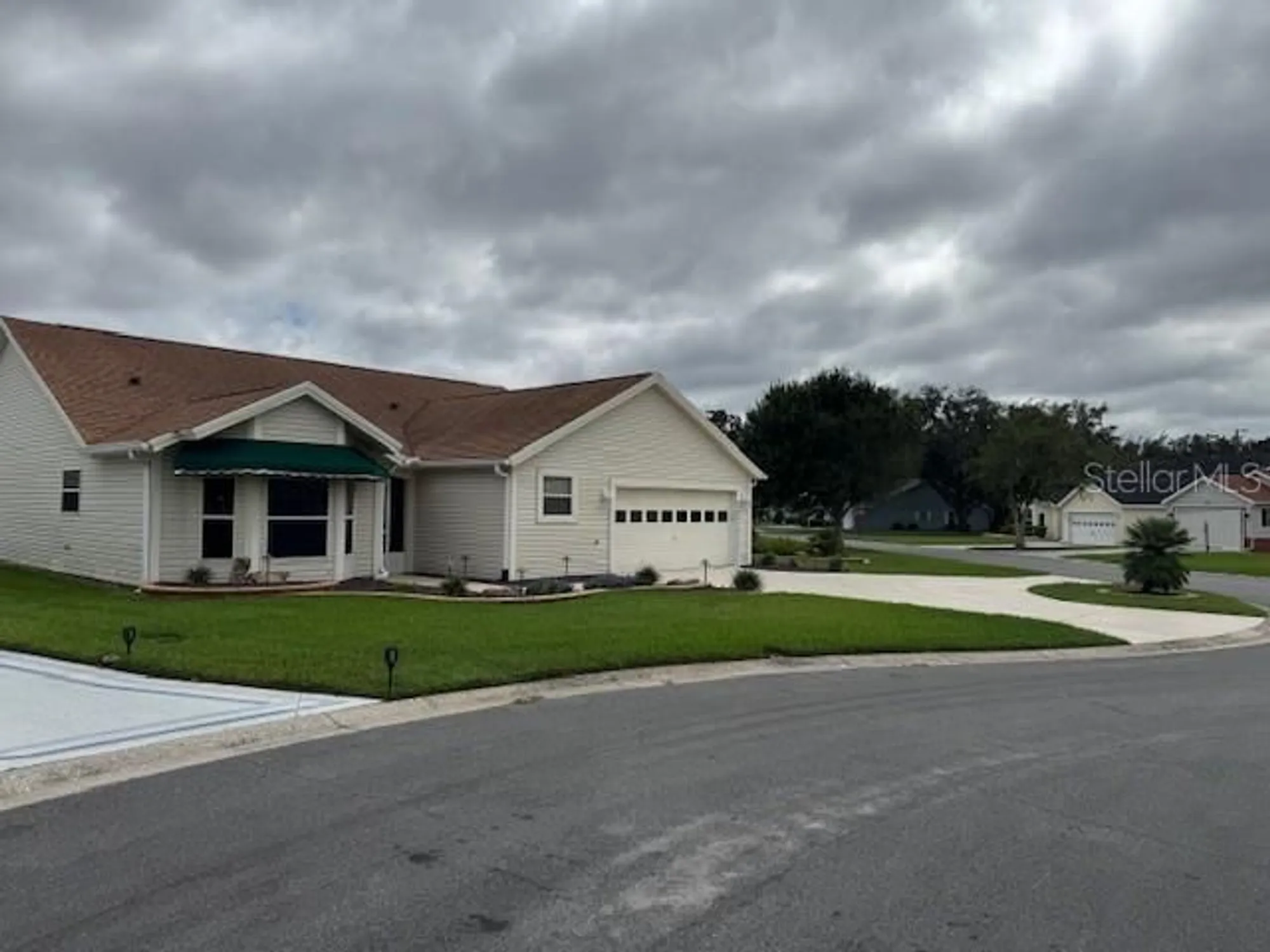 Property Slideshow image 2 of 26 | 903 ramos dr, The Villages, FL, 32159