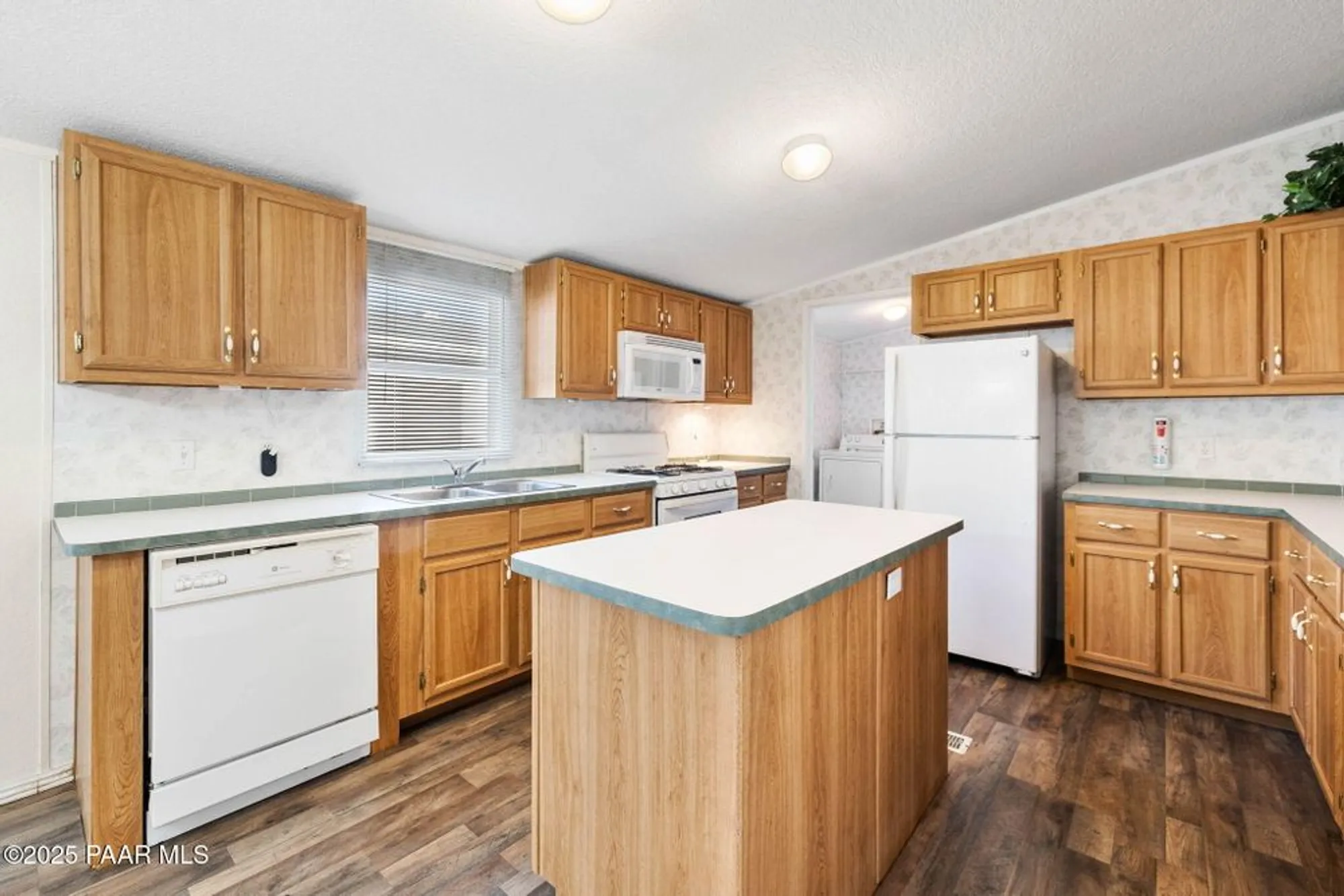 Property Slideshow image 4 of 21 | 652 mesquite tree dr, Prescott Valley, AZ, 86327