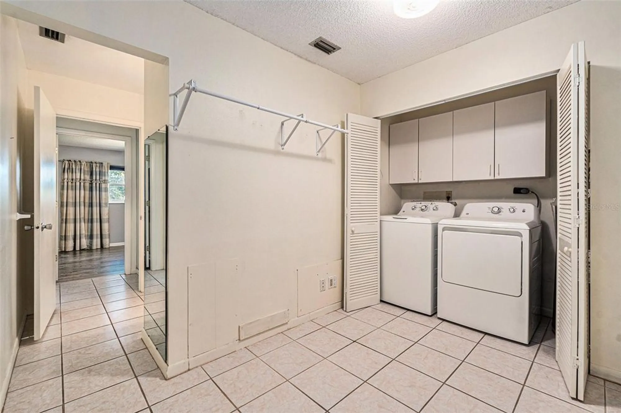 Property Slideshow image 20 of 35 | 382 club manor dr, Sun City Center, FL, 33573