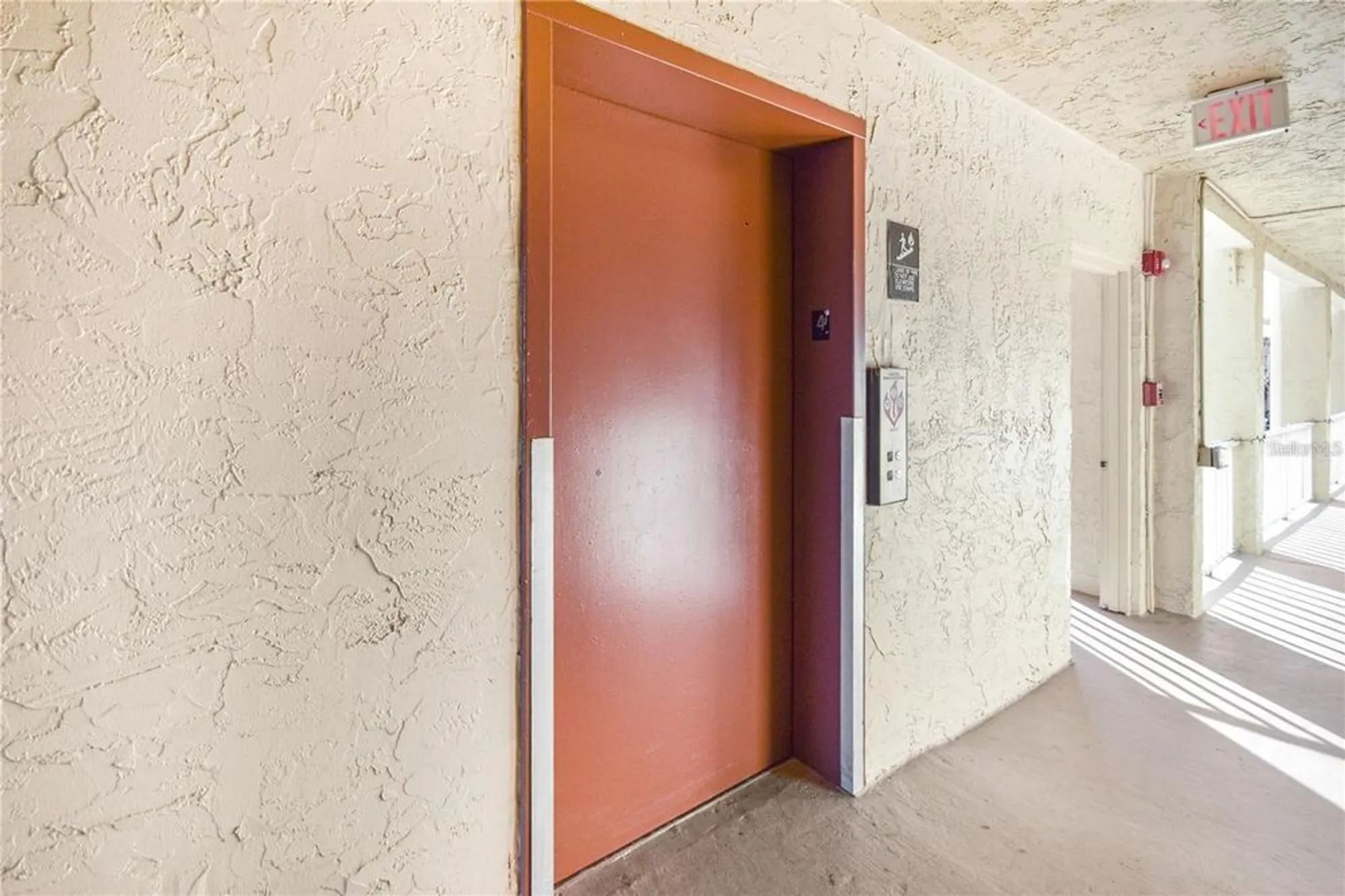 Property Slideshow image 29 of 43 | 3617 lake bayshore dr j-401, Bradenton, FL, 34205