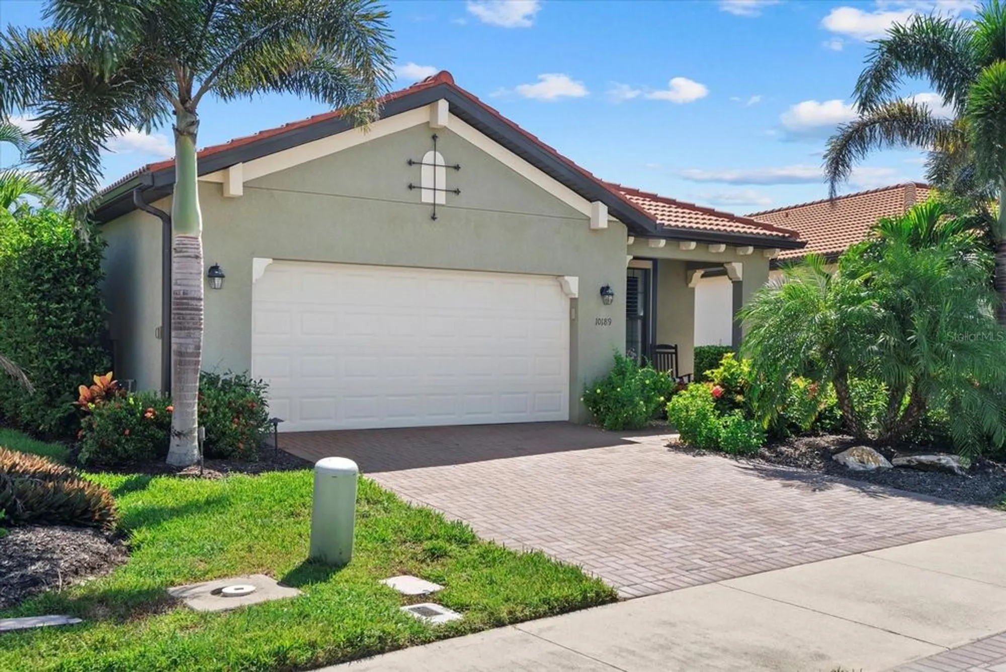 Property Slideshow image 44 of 66 | 10189 fiddlewood dr, Venice, FL, 34293