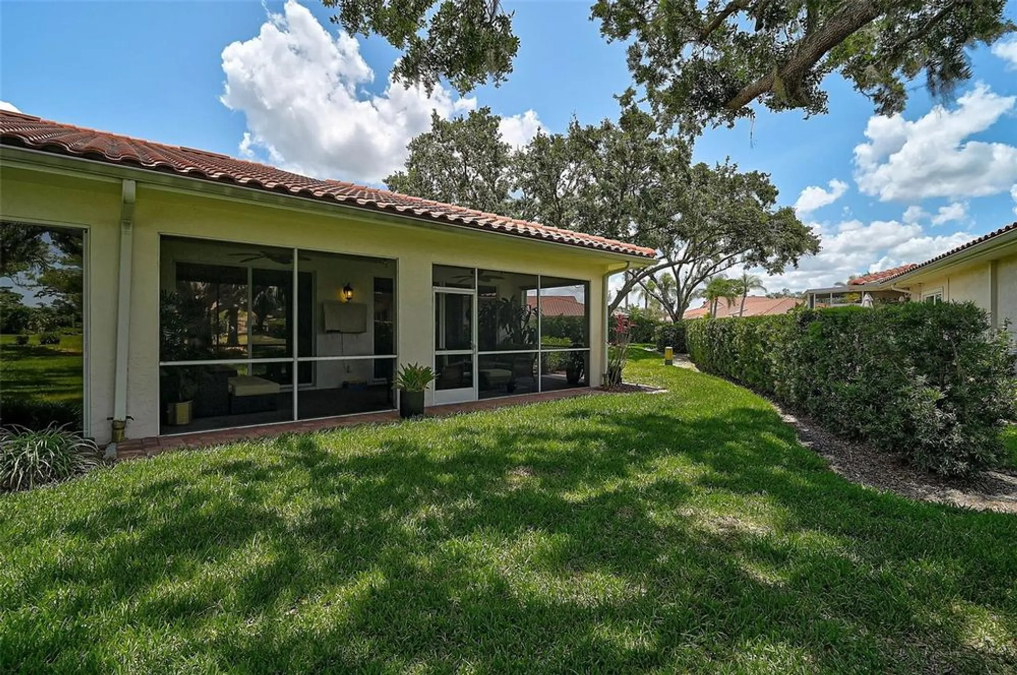 Property Slideshow image 39 of 49 | 7341 golf pointe cir, Sarasota, FL, 34243