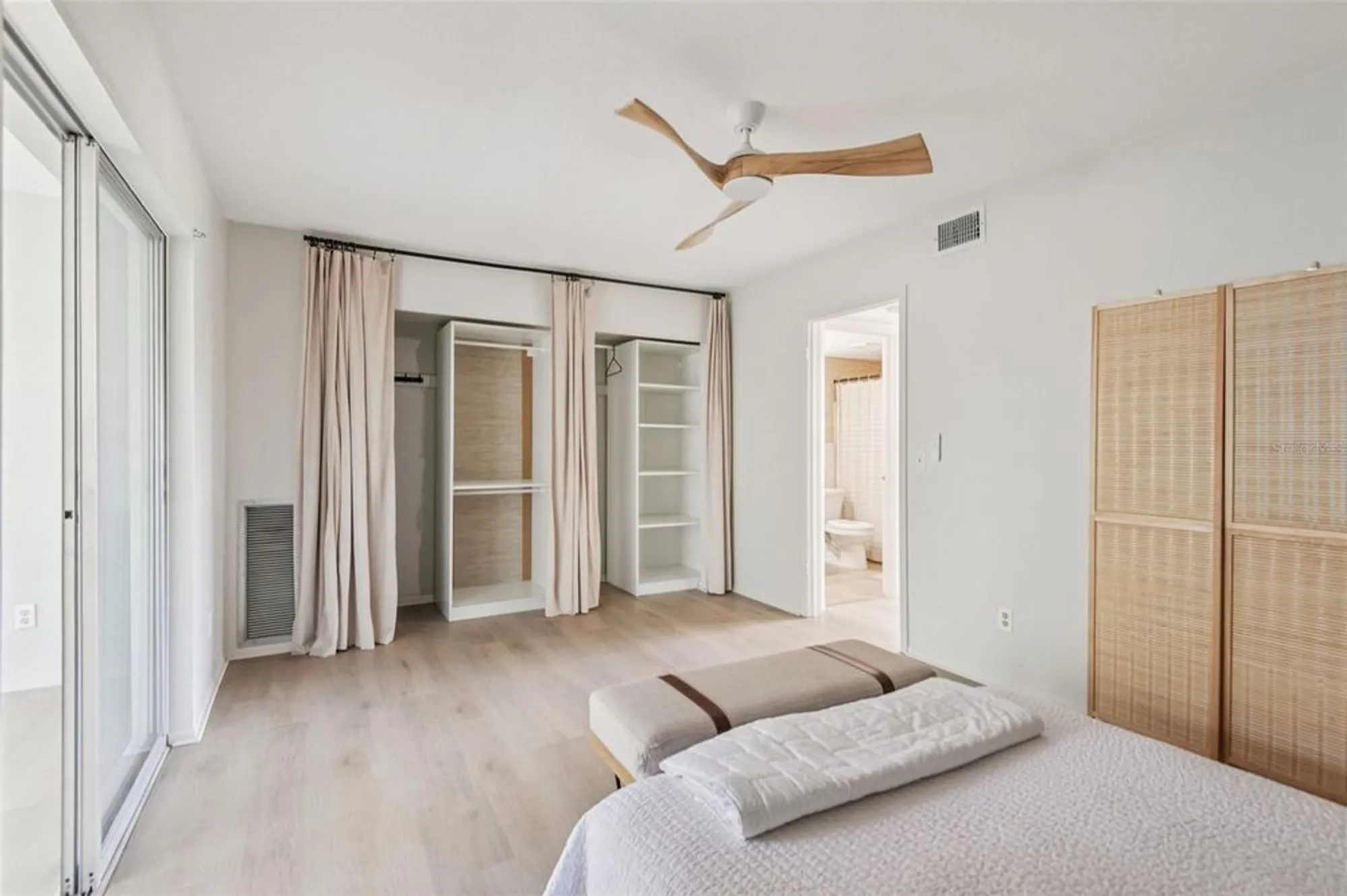 Property Slideshow image 12 of 26 | 2043 denmark st 75, Clearwater, FL, 33763