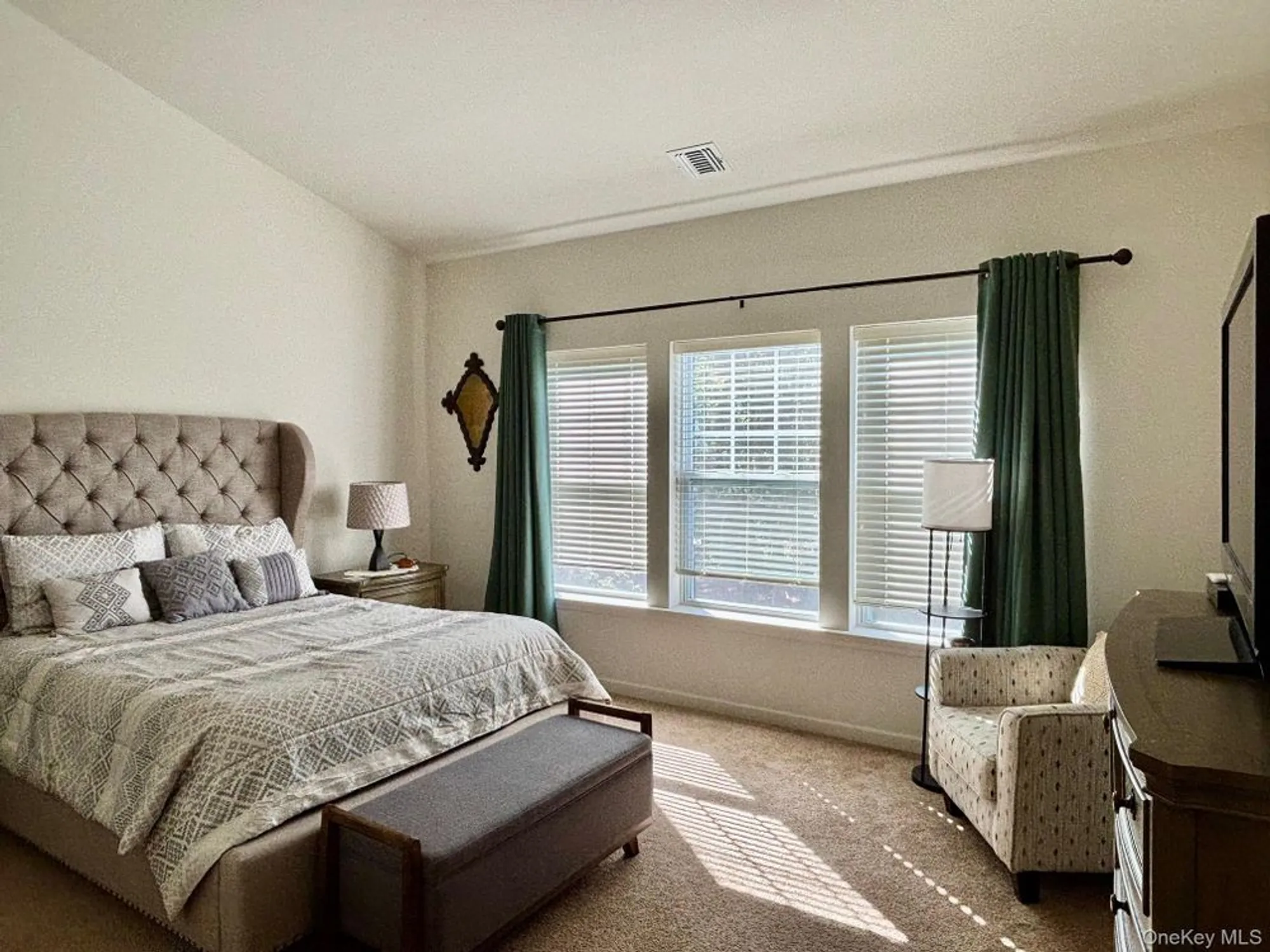 Property Slideshow image 26 of 32 | 41 greentree ct, Shirley, NY, 11967