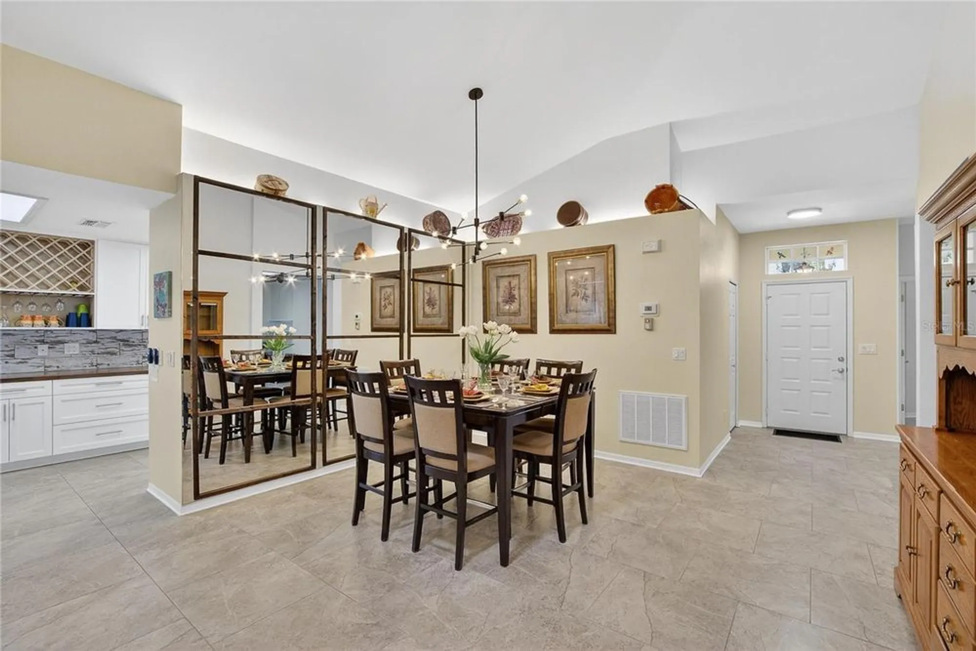 Property Slideshow image 23 of 51 | 804 mccallister ave, Sun City Center, FL, 33573