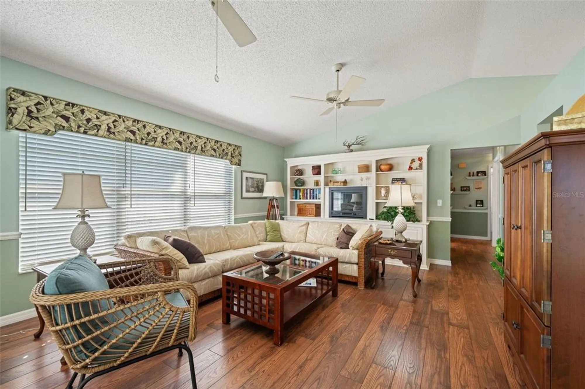 Property Slideshow image 22 of 77 | 2647 royal ridge dr, Spring Hill, FL, 34606