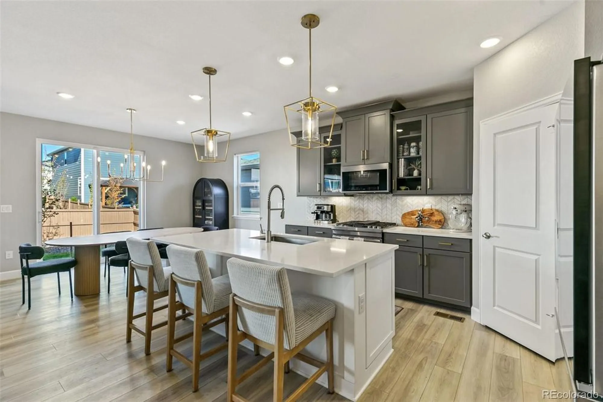 Property Slideshow image 10 of 40 | 3885 red valley cir, Castle Rock, CO, 80104