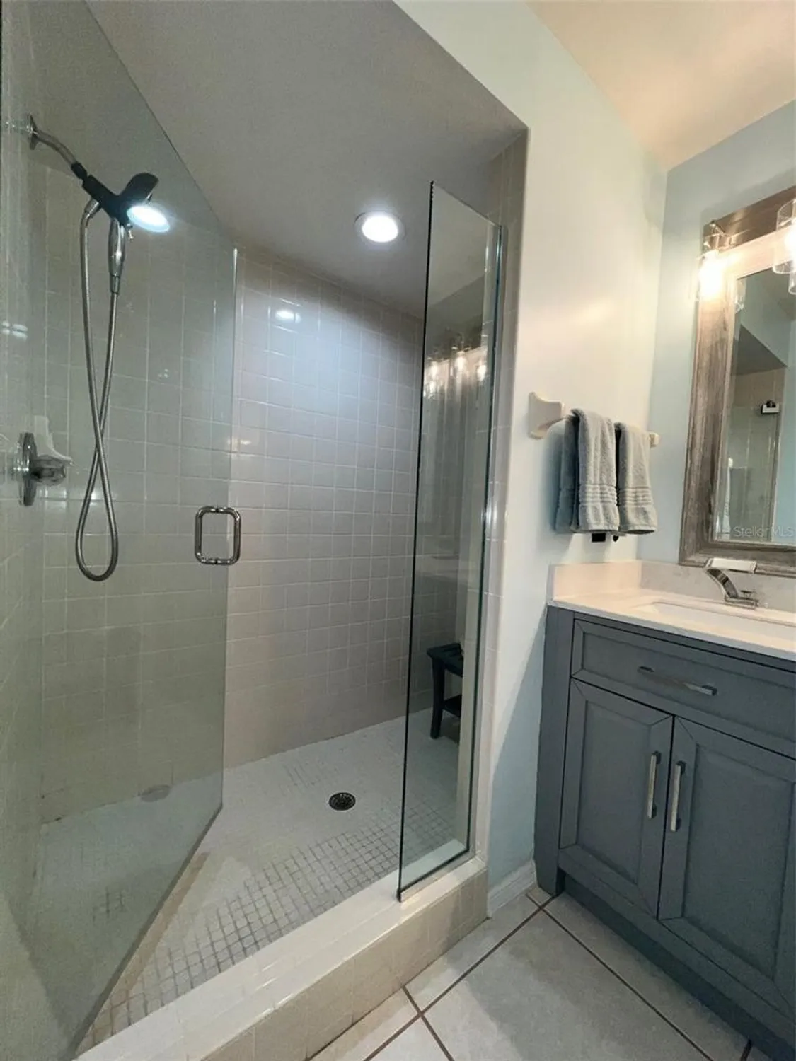 Property Slideshow image 21 of 71 | 6707 stone river rd apt 203, Bradenton, FL, 34203
