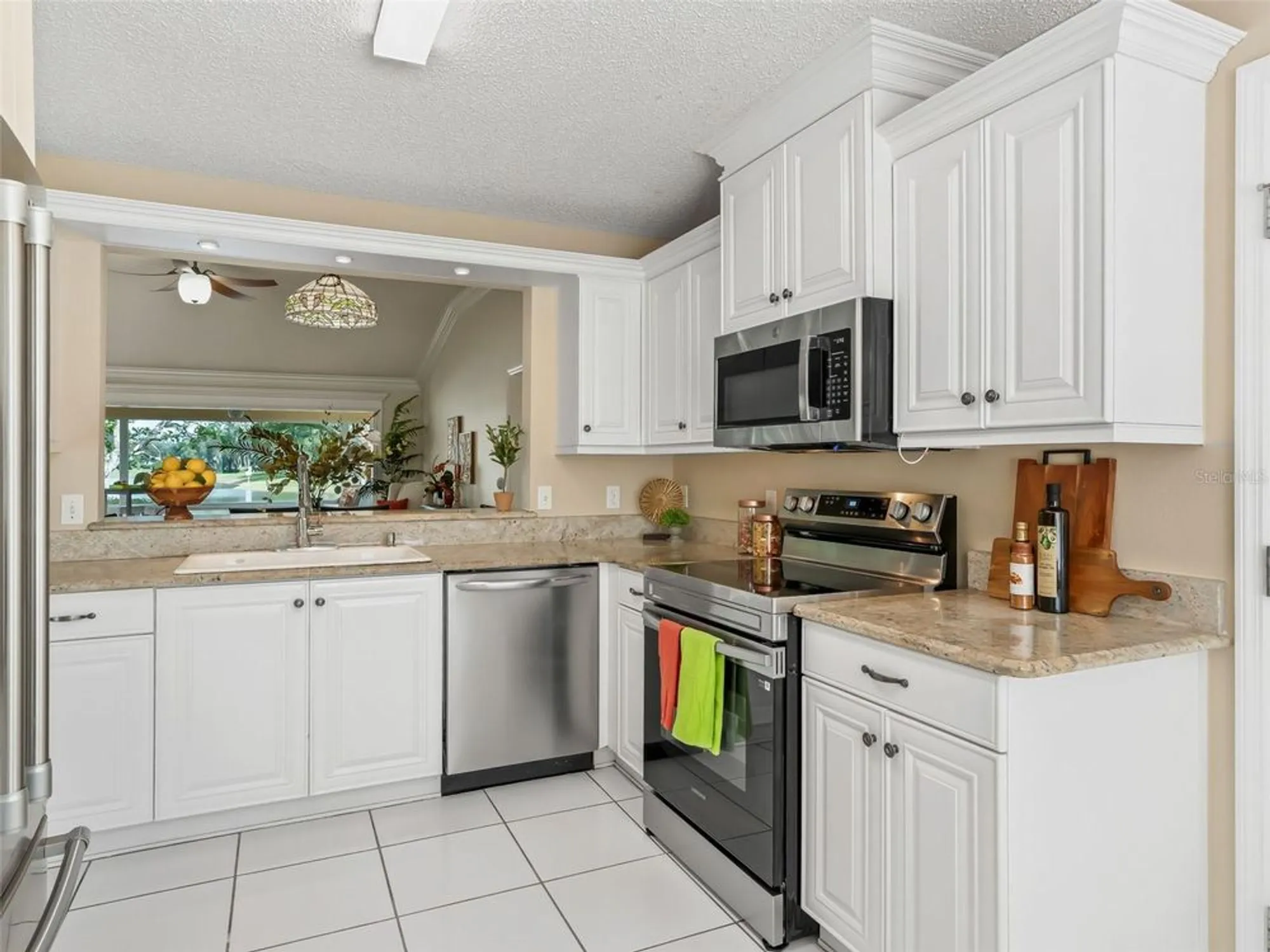 Property Slideshow image 26 of 51 | 1013 del rio dr, Lady Lake, FL, 32159