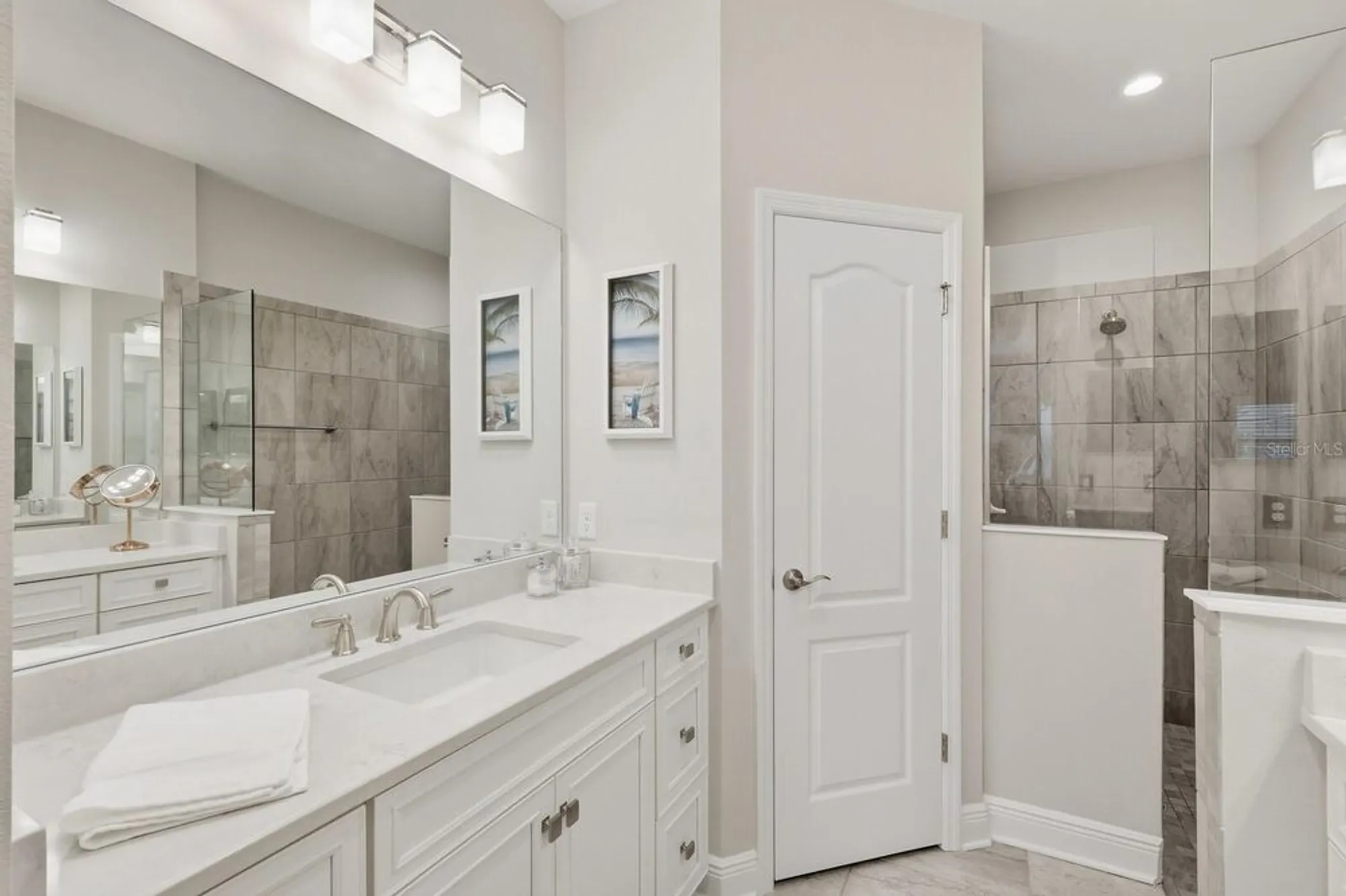 Property Slideshow image 26 of 59 | 2723 sapphire blue ln, Bradenton, FL, 34211