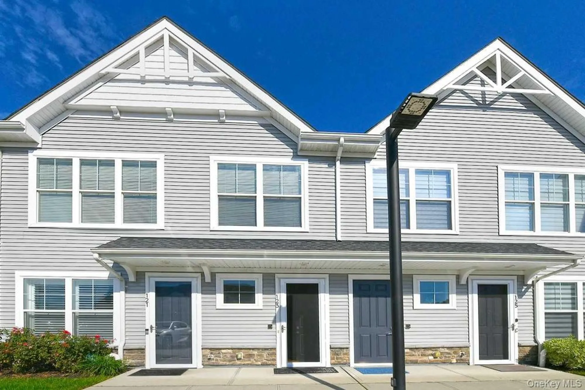 Property Slideshow image 5 of 20 | 123 emanuel way, East Meadow, NY, 11554