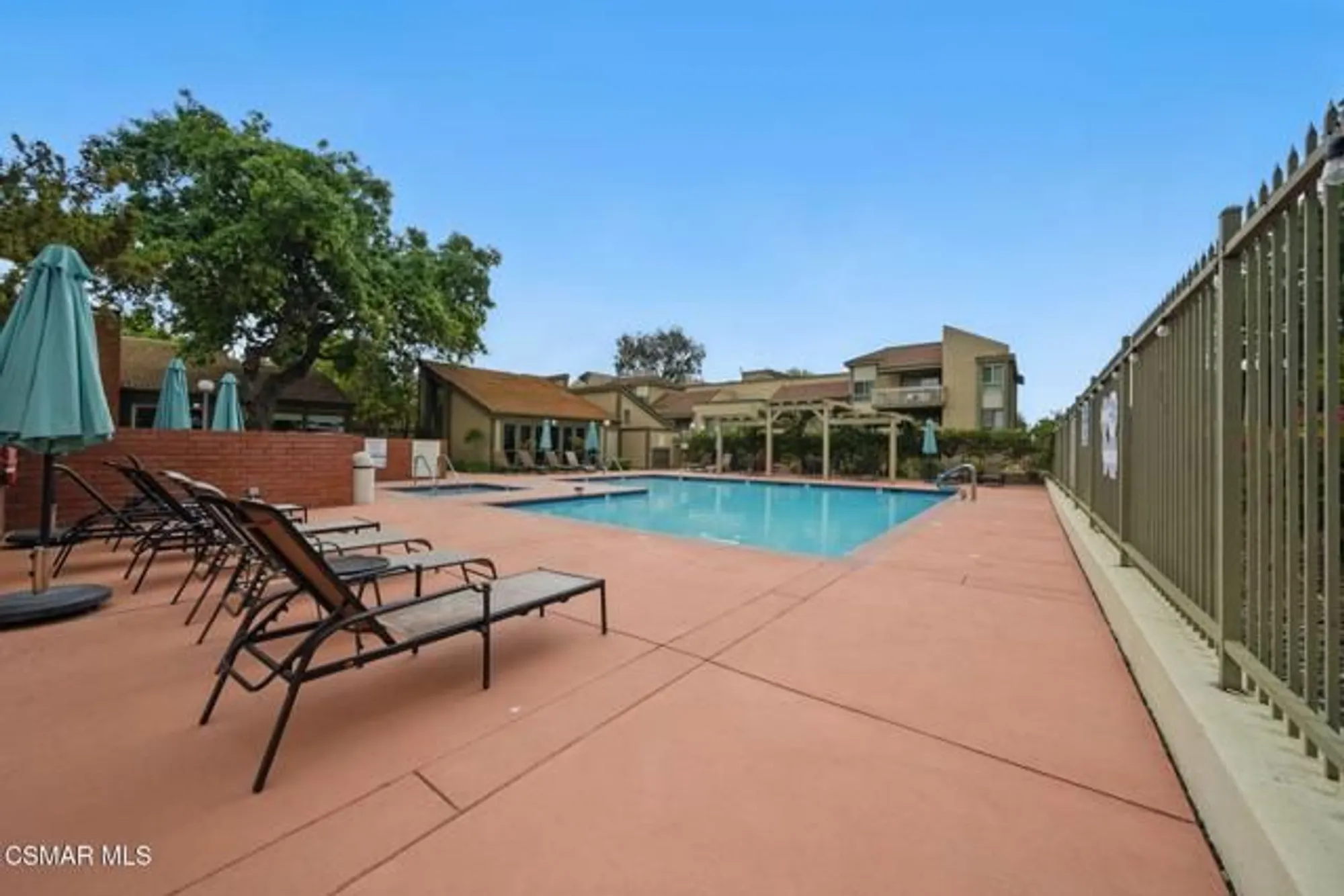 Property Slideshow image 41 of 52 | 224 oakleaf dr apt 102, Thousand Oaks, CA, 91360