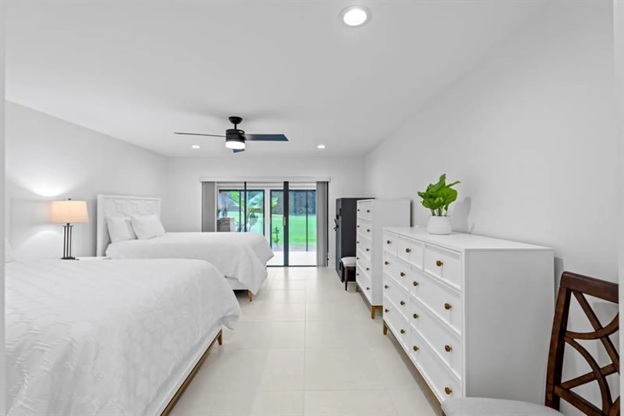 Property Slideshow image 22 of 48 | 8020 eastlake dr # 11a, Boca Raton, FL, 33433