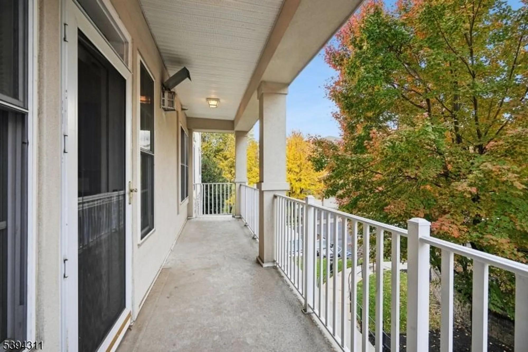 Property Slideshow image 9 of 38 | 806 holly ln, Cedar Grove, NJ, 07009