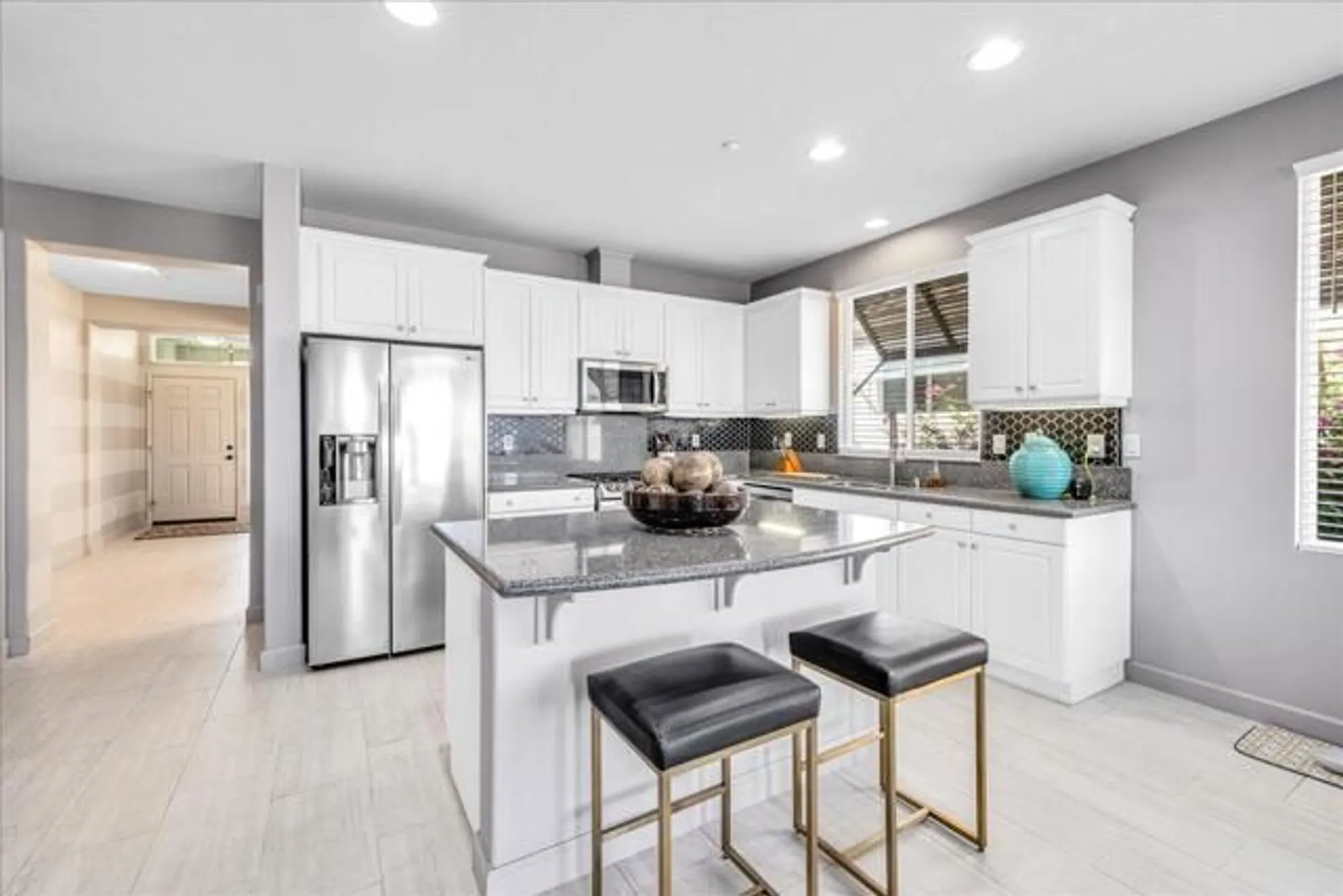 Property Slideshow image 11 of 48 | 2090 savanna way, Palm Springs, CA, 92262