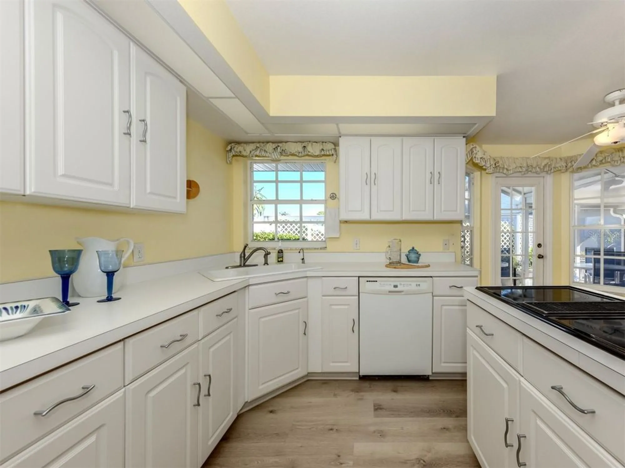 Property Slideshow image 13 of 83 | 503 clubside cir 47, Venice, FL, 34293