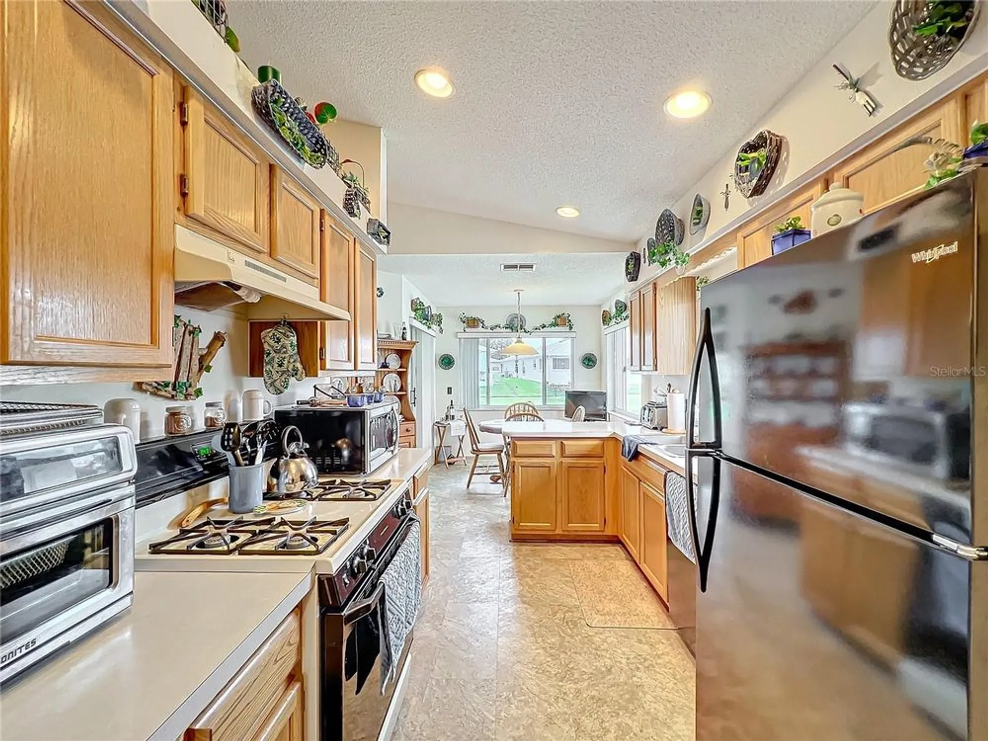 Property Slideshow image 6 of 27 | 2206 silver lakes dr, Lakeland, FL, 33810