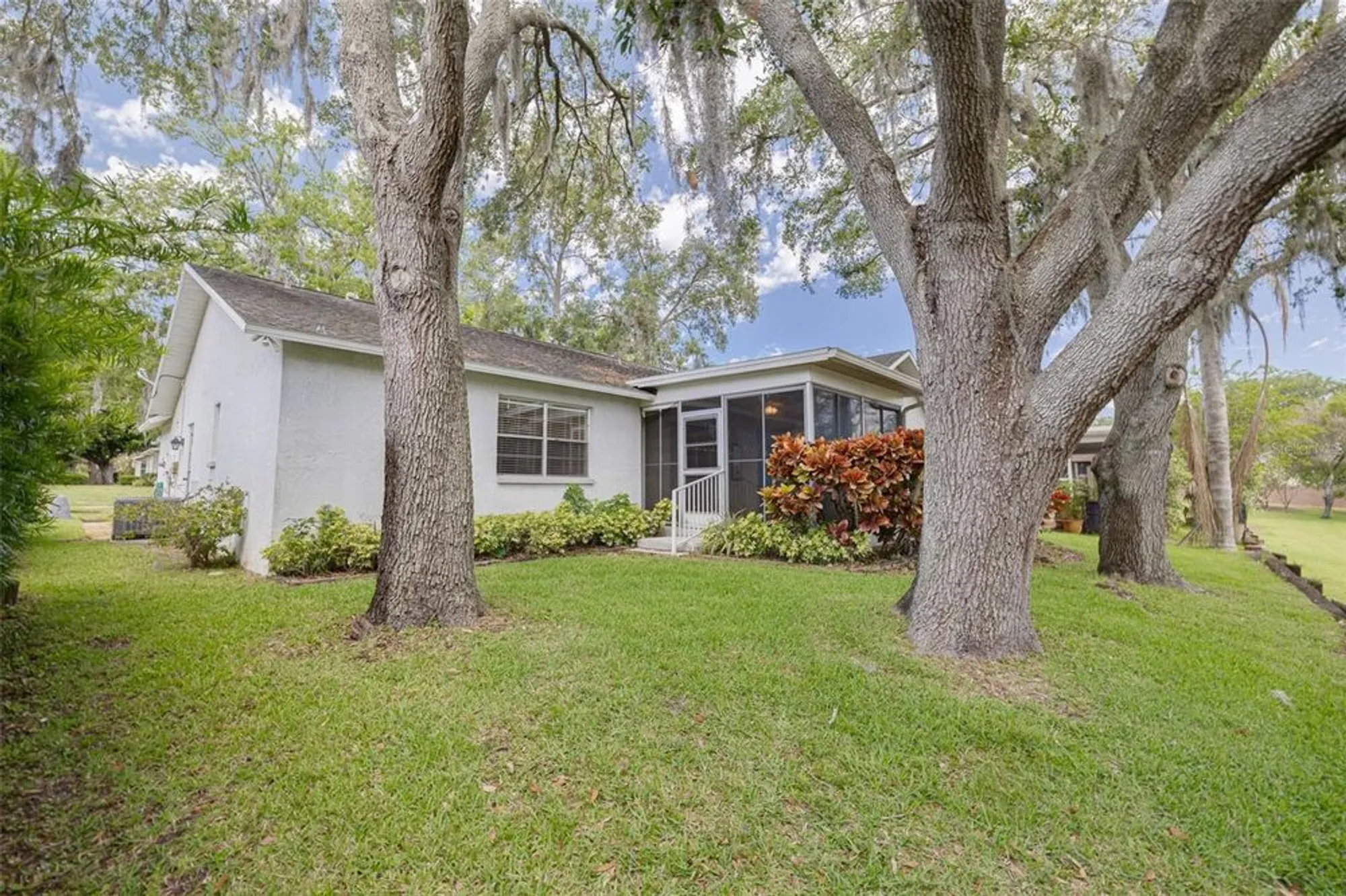 Property Slideshow image 13 of 17 | 3569 oak lake dr, Palm Harbor, FL, 34684