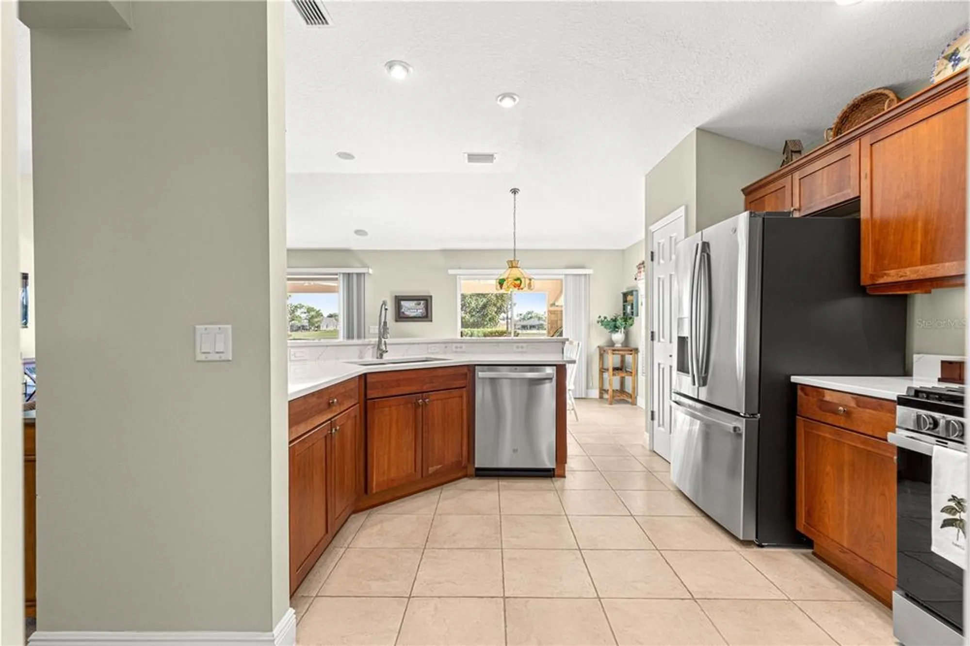 Property Slideshow image 23 of 51 | 949 isle of palms path, The Villages, FL, 32162