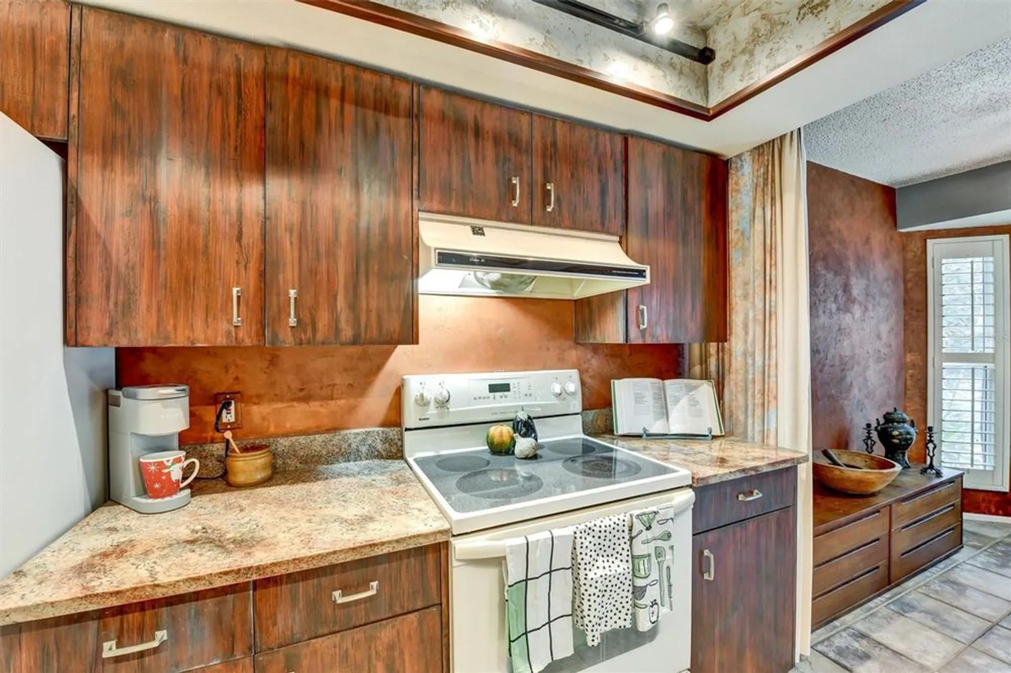 Property Slideshow image 14 of 63 | 4610 sandpointe dr, New Port Richey, FL, 34655