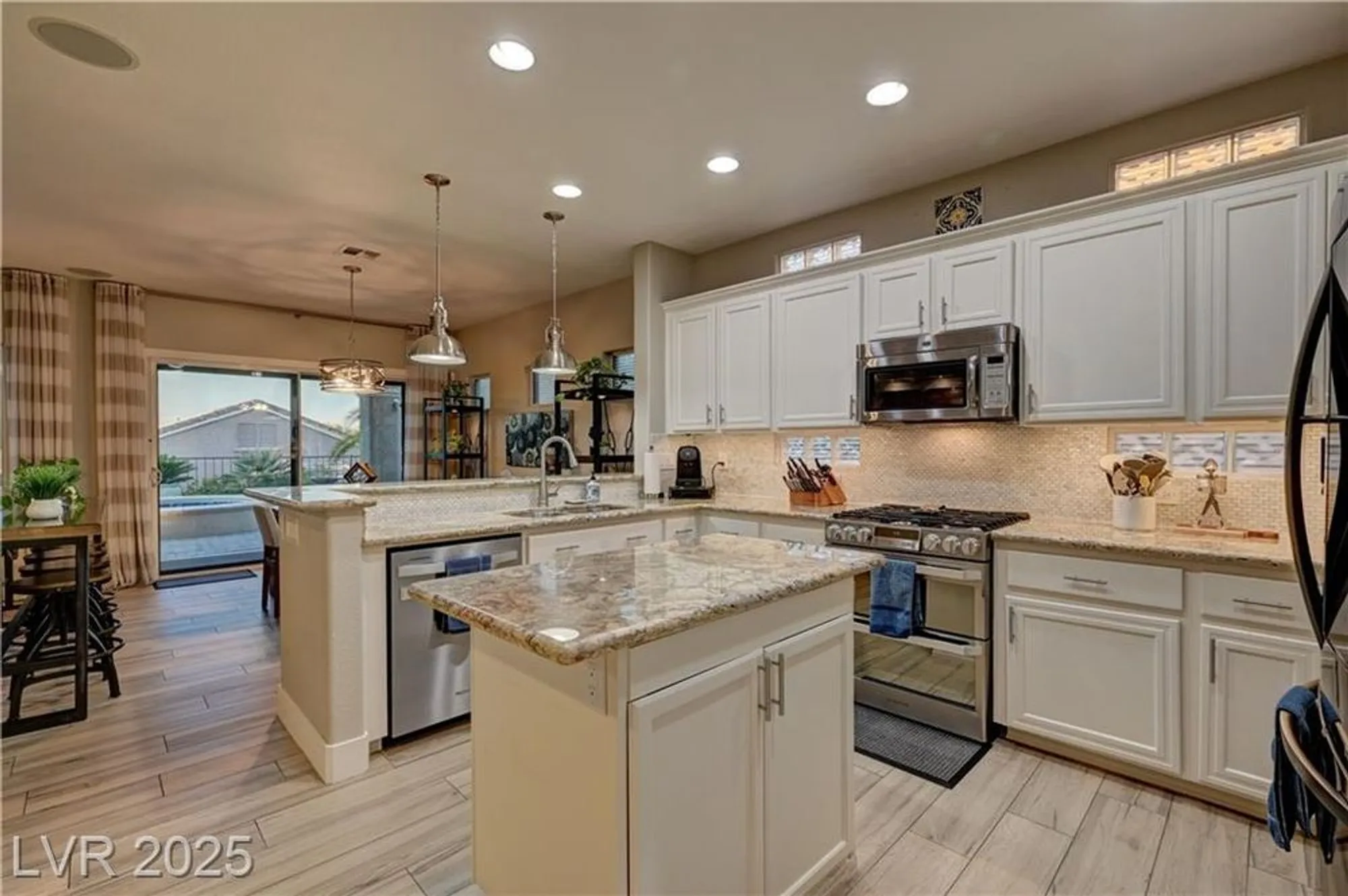 Property Slideshow image 19 of 50 | 3034 hickory valley rd, Henderson, NV, 89052