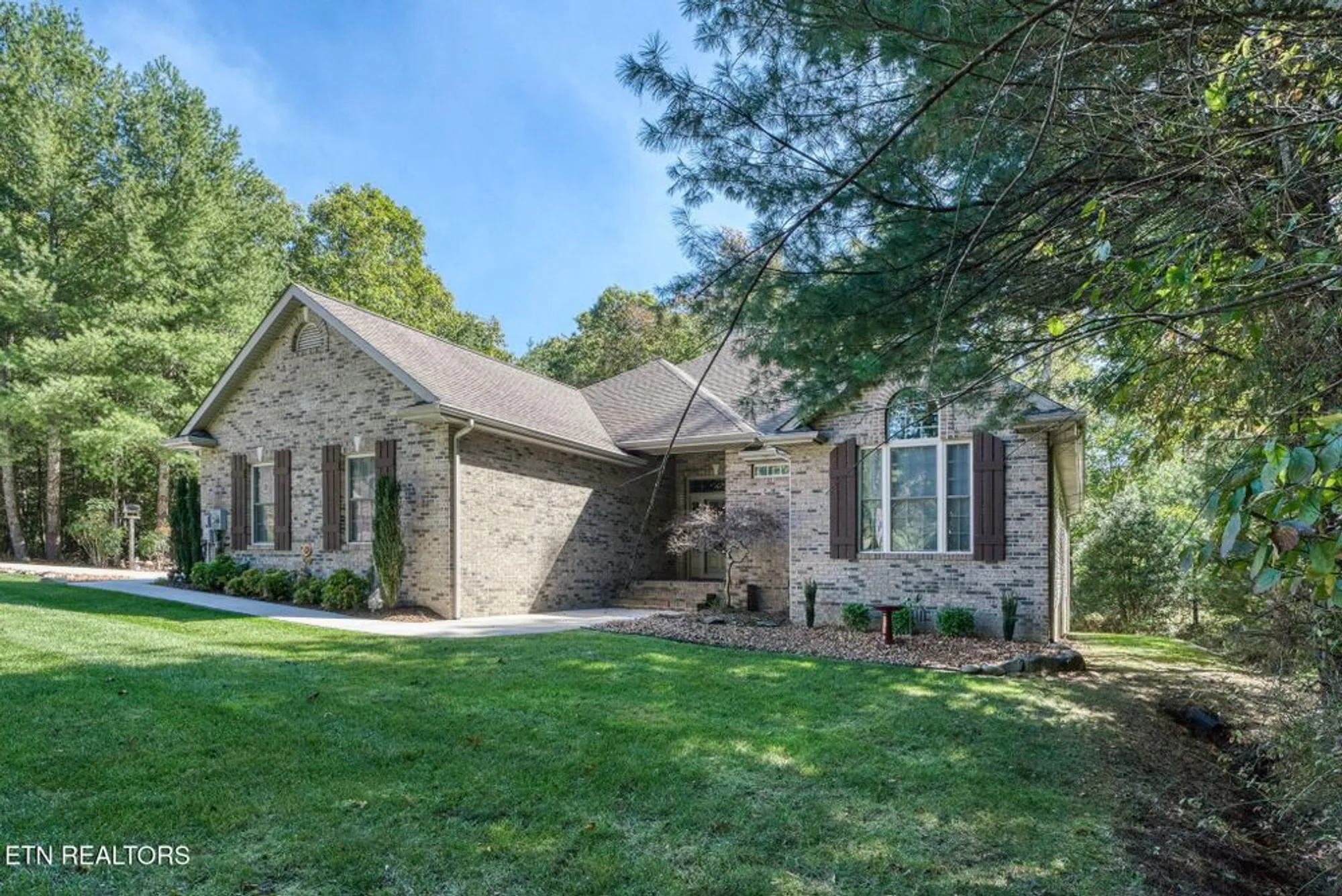 Property Slideshow image 11 of 14 | 14 holly ct, Crossville, TN, 38558