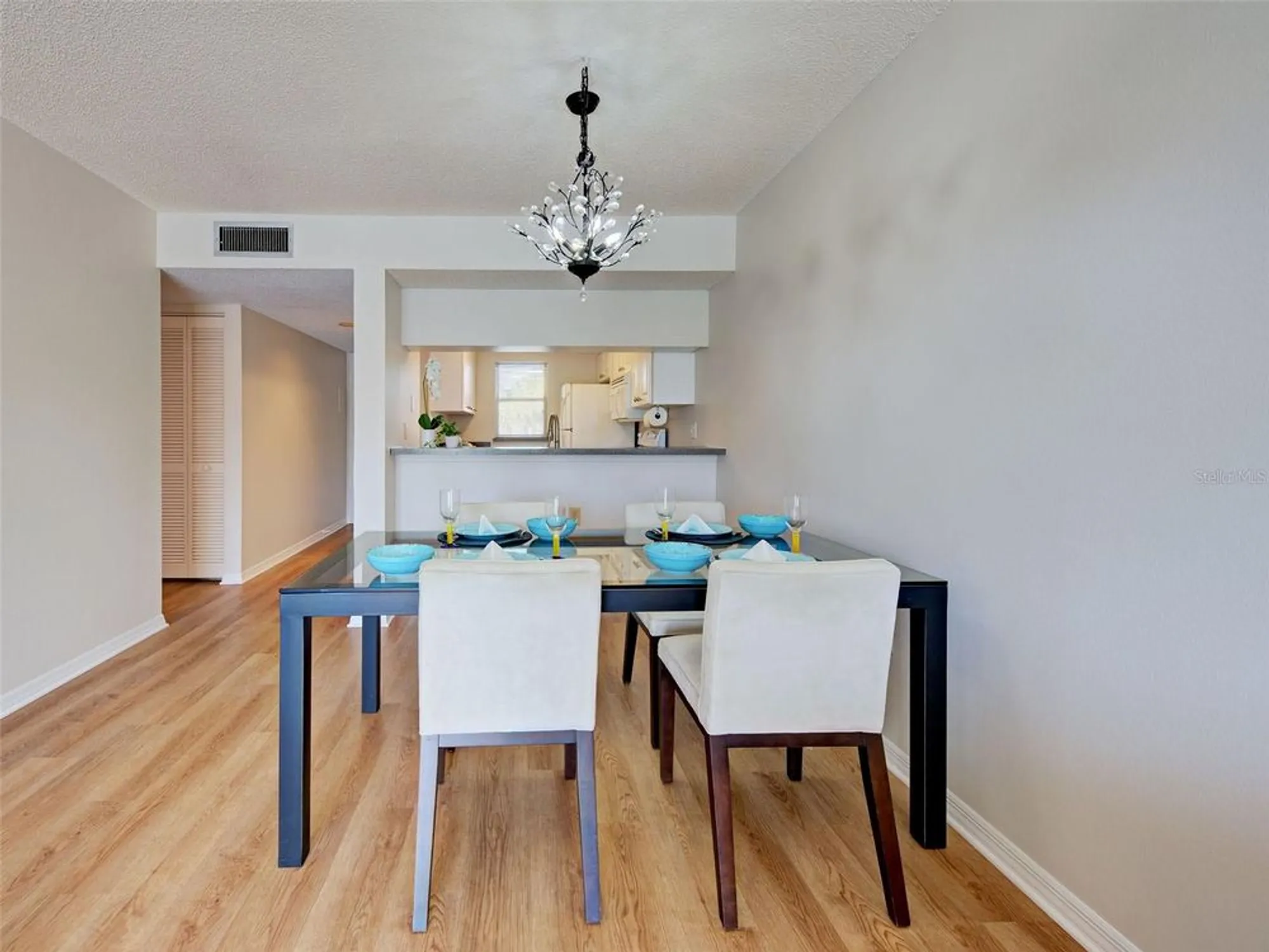 Property Slideshow image 22 of 54 | 406 cerromar cir 222, Venice, FL, 34293