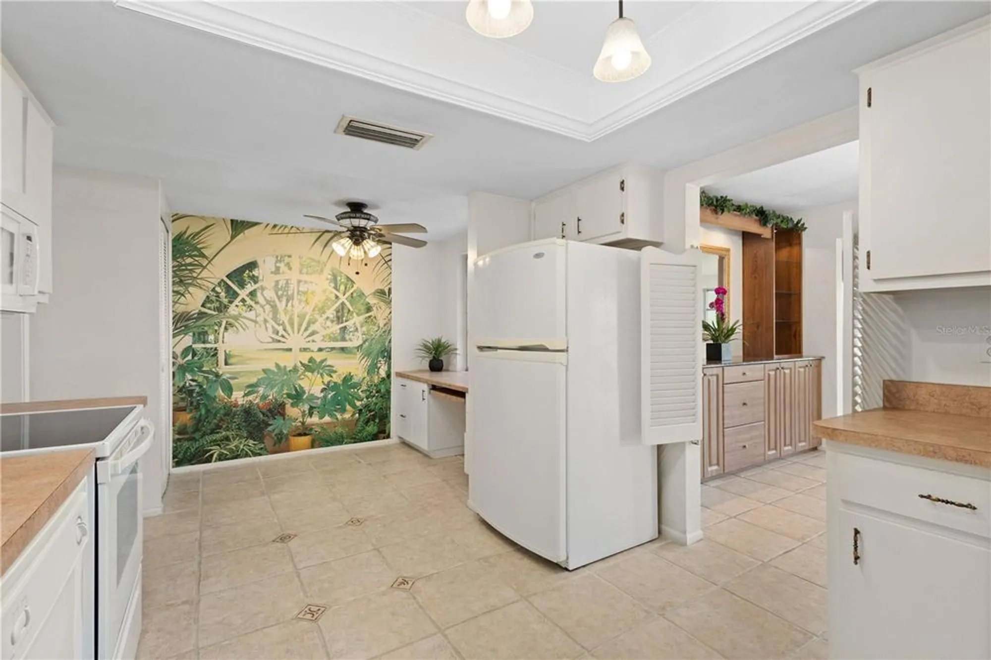 Property Slideshow image 10 of 35 | 3328 dartmouth ln 1012, Sarasota, FL, 34239