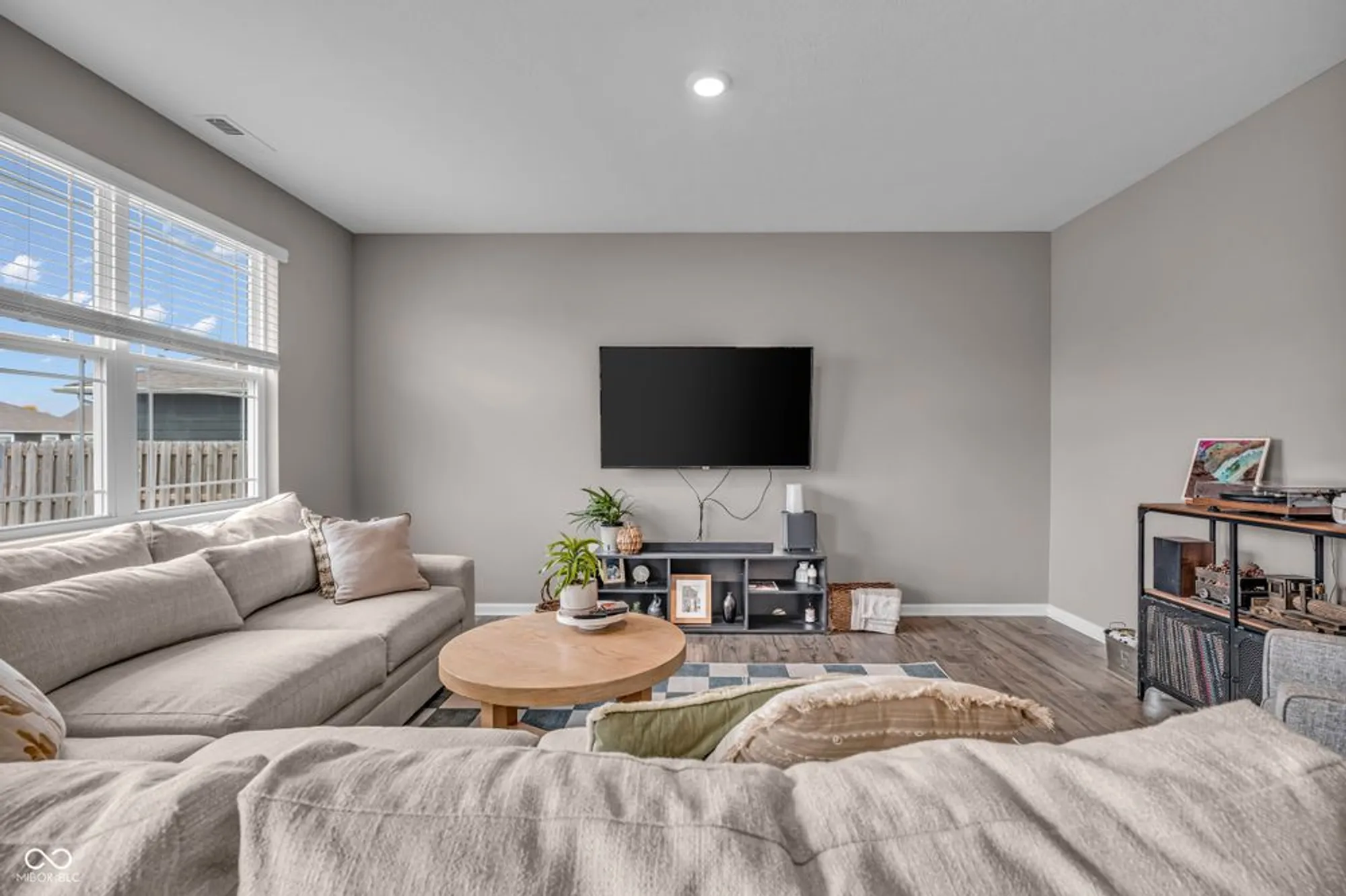 Property Slideshow image 8 of 57 | 9138 hemingway dr, Indianapolis, IN, 46239