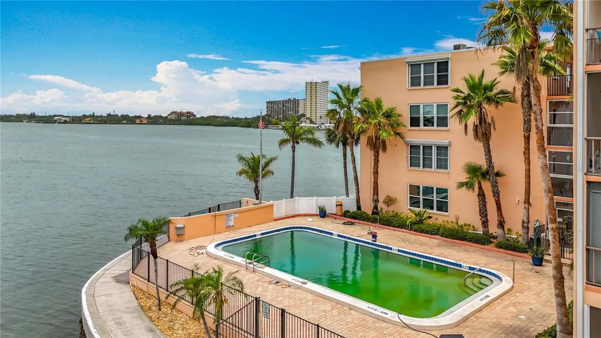 Property Slideshow image 44 of 57 | 7665 sun island dr 206, South Pasadena, FL, 33707