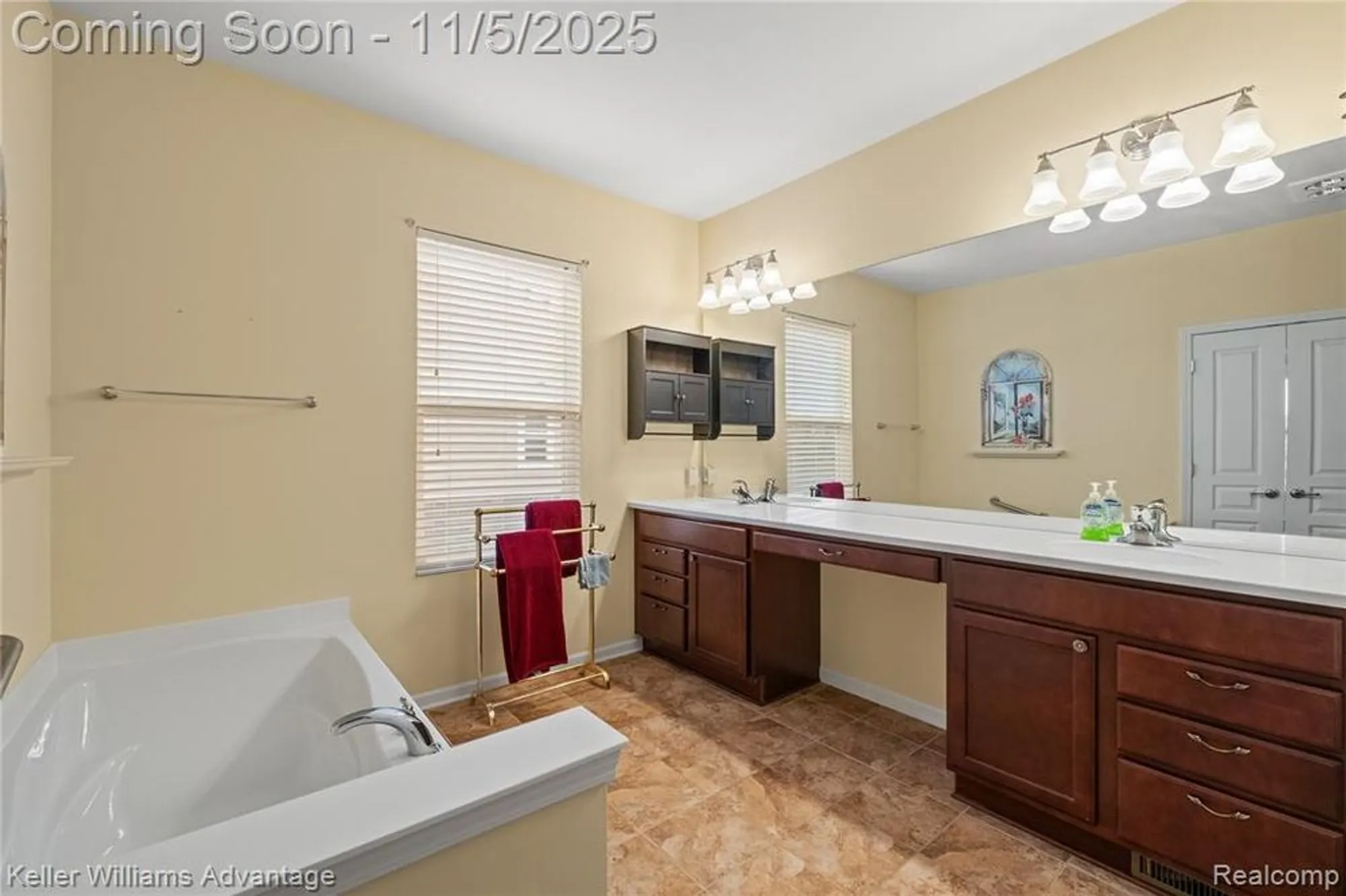 Property Slideshow image 20 of 33 | 6317 prairie dunes dr, Grand Blanc, MI, 48439