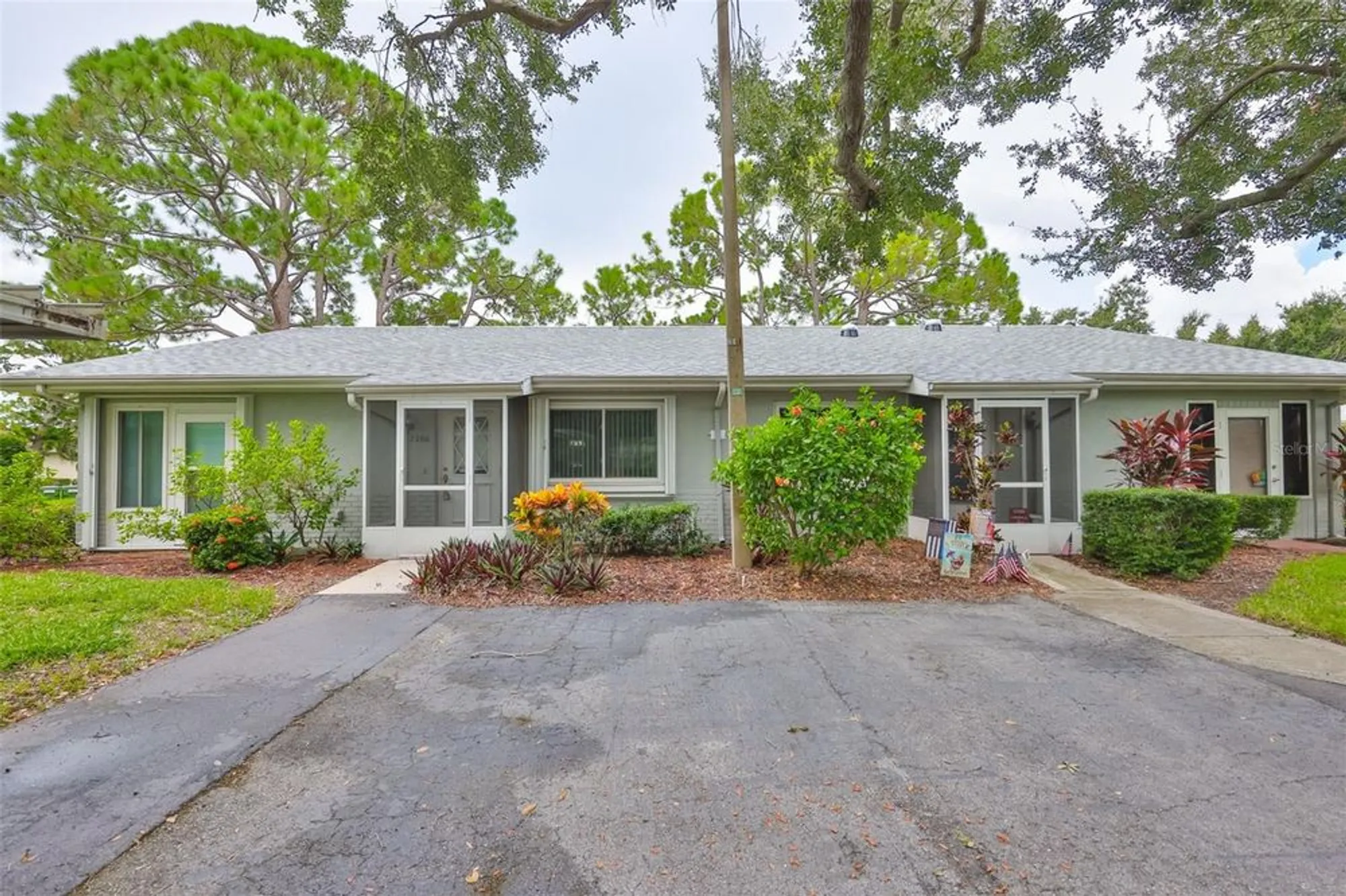 Property Slideshow image 2 of 36 | 2206 horsham pl, Sun City Center, FL, 33573