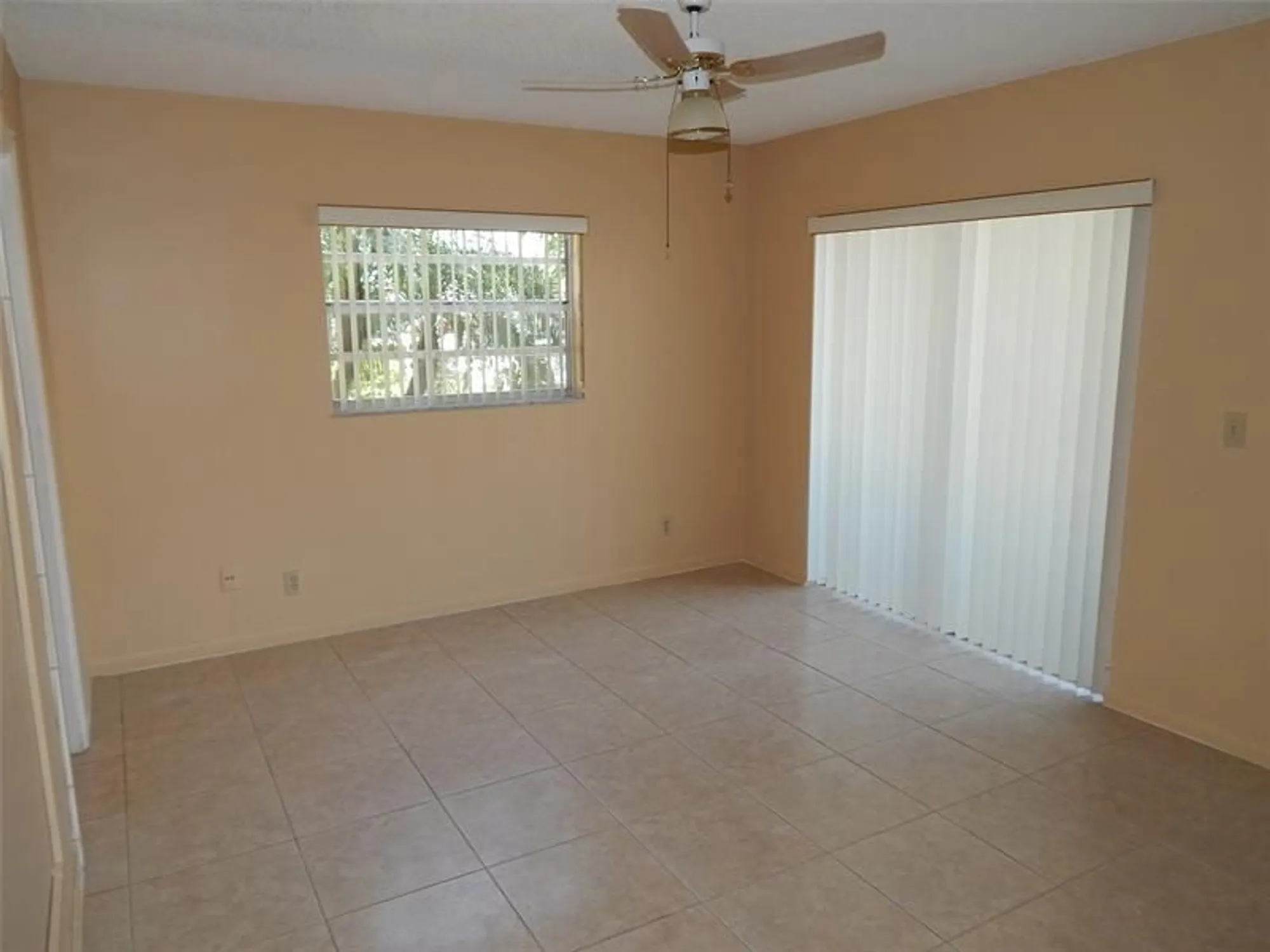 Property Slideshow image 15 of 50 | 393 capri i # 393, Delray Beach, FL, 33484
