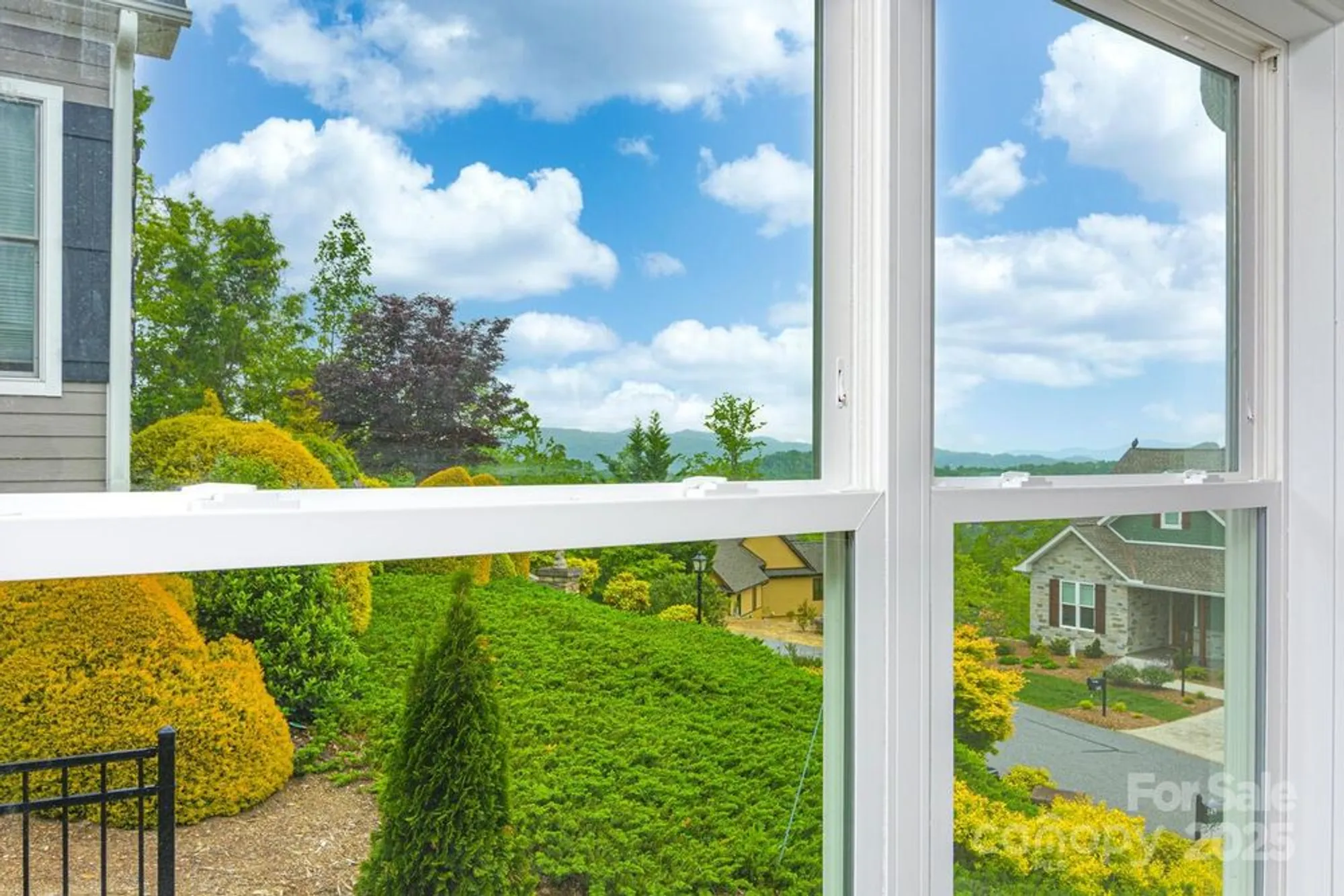 Property Slideshow image 36 of 48 | 131 dawn mist ct, Hendersonville, NC, 28791