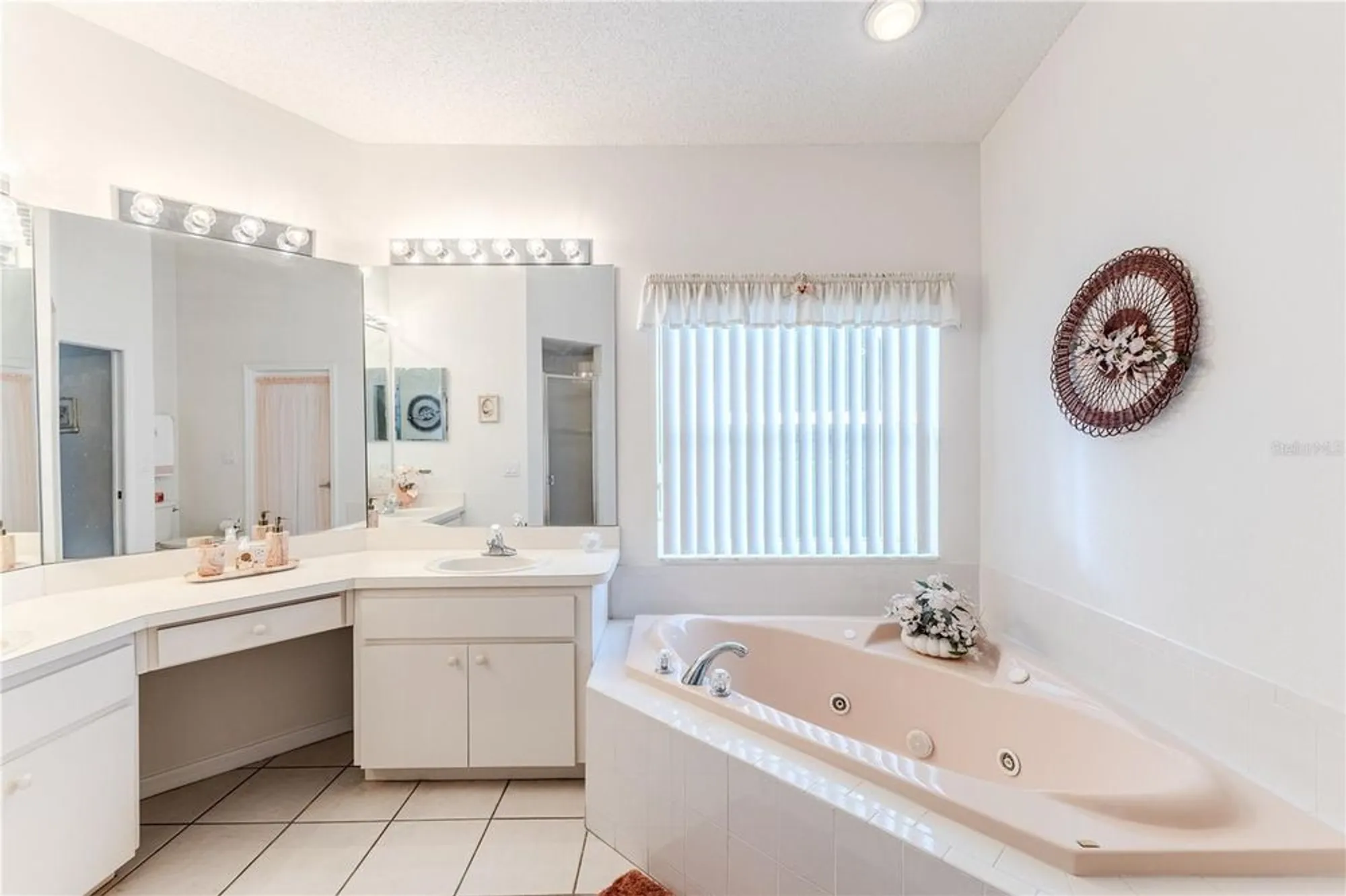 Property Slideshow image 17 of 64 | 432 mistwood ct, Spring Hill, FL, 34609