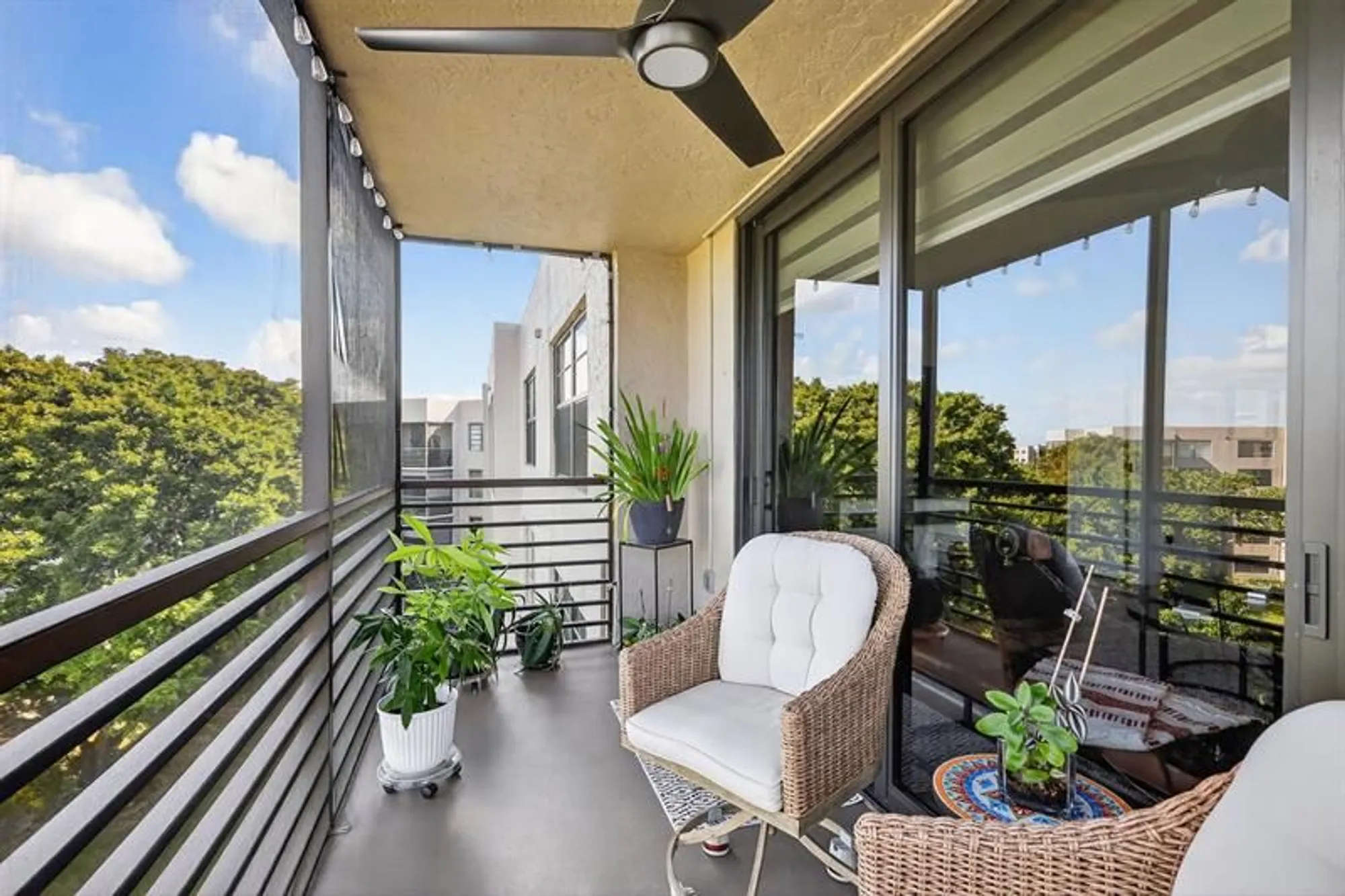 Property Slideshow image 43 of 52 | 1000 colony point cir 501, Pembroke Pines, FL, 33026