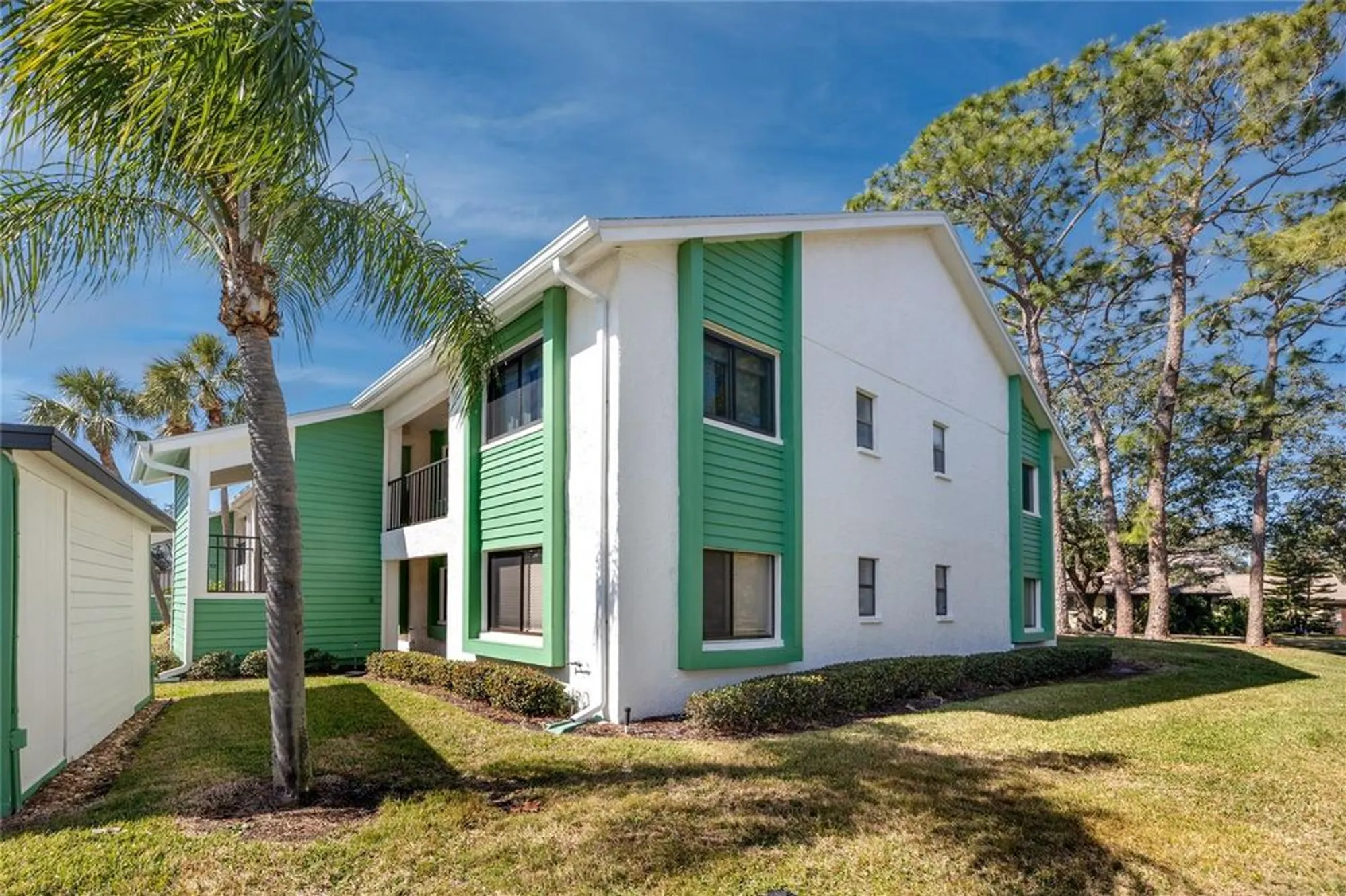 Property Slideshow image 6 of 47 | 2561 royal pines cir # 14h, Clearwater, FL, 33763